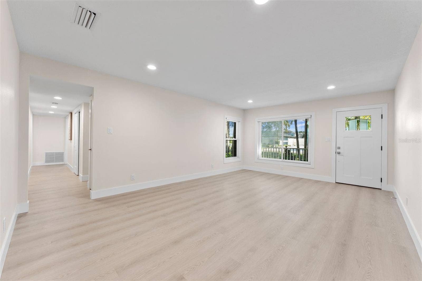 3912 FONTAINEBLEAU DRIVE, Tampa, FL 33634