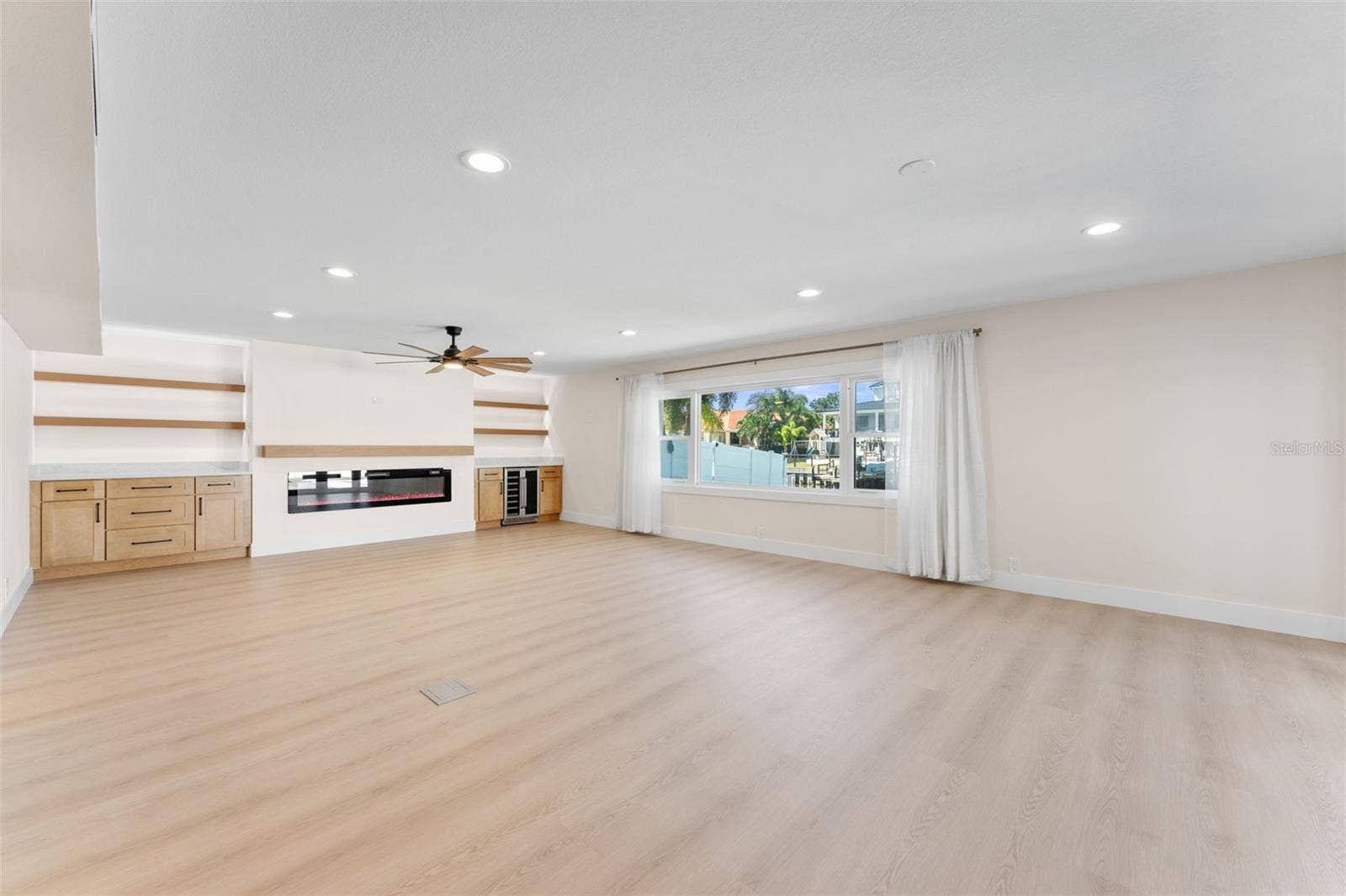 3912 FONTAINEBLEAU DRIVE, Tampa, FL 33634