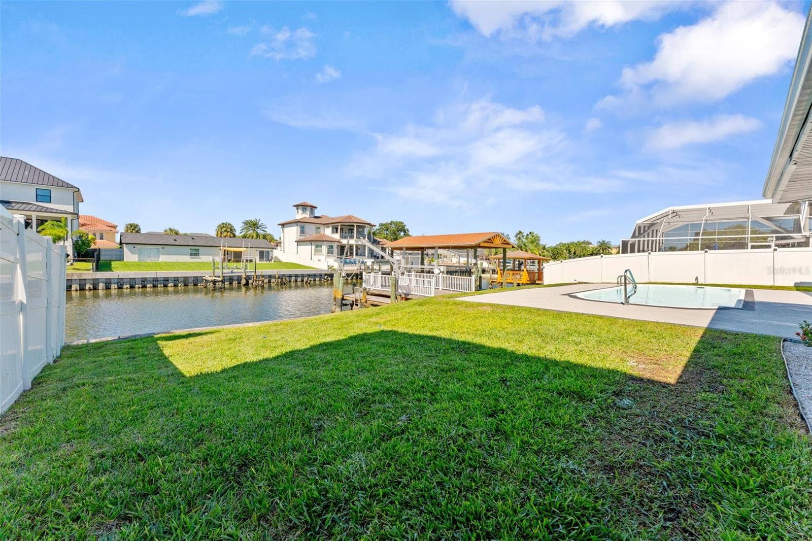 3912 FONTAINEBLEAU DRIVE, Tampa, FL 33634