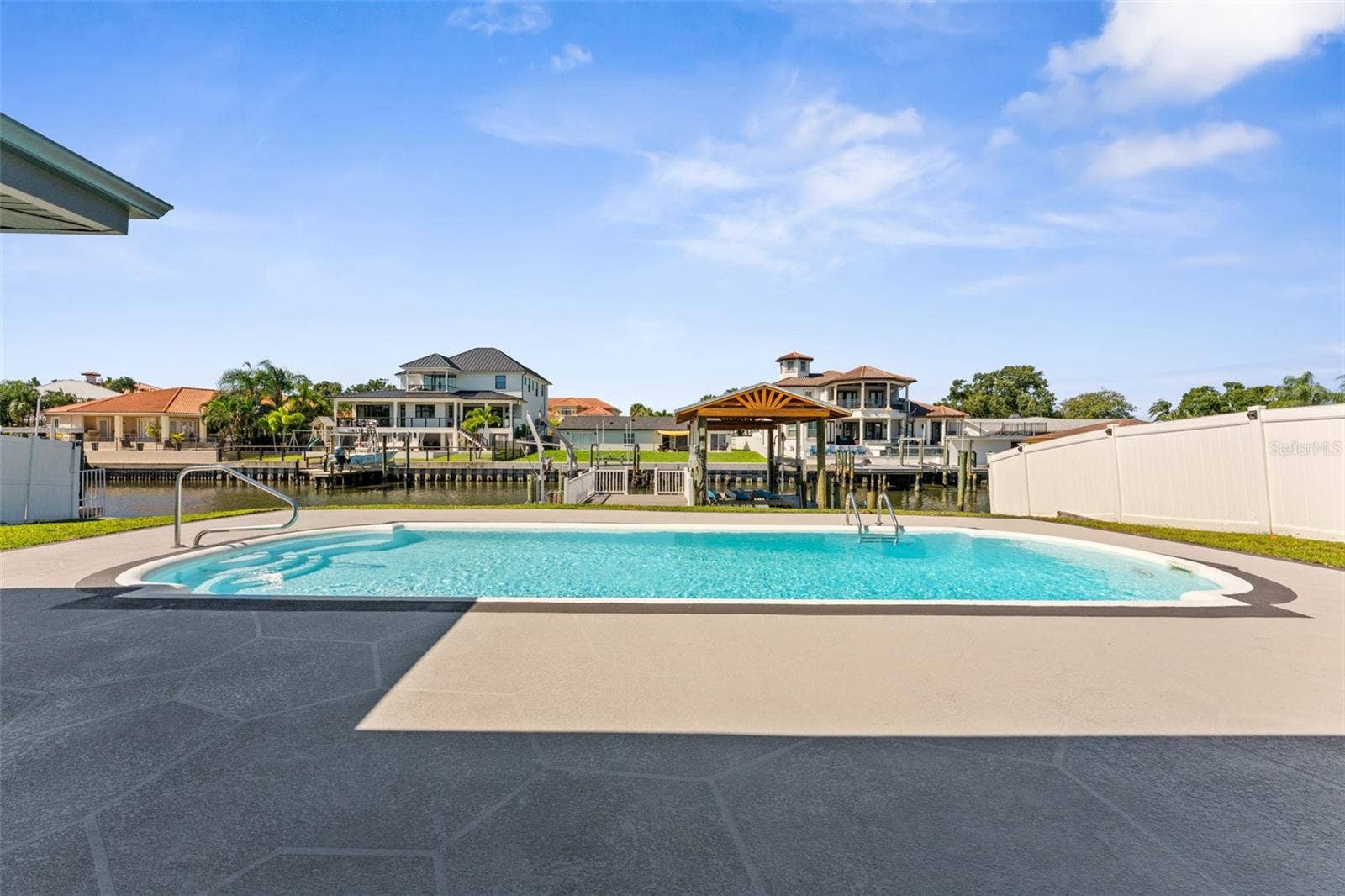3912 FONTAINEBLEAU DRIVE, Tampa, FL 33634