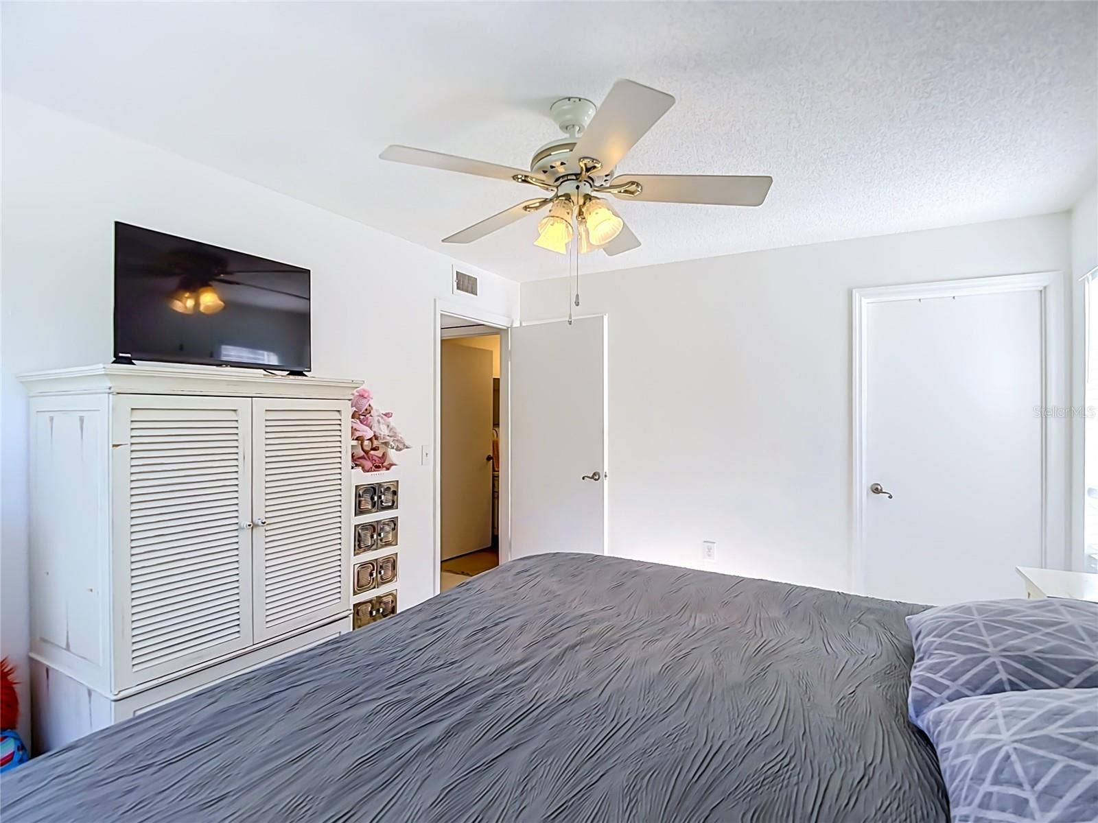 9481 HIGHLAND OAK DRIVE, #1202, Tampa, FL 33647