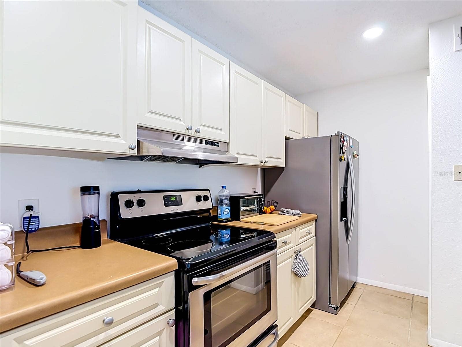 9481 HIGHLAND OAK DRIVE, #1202, Tampa, FL 33647