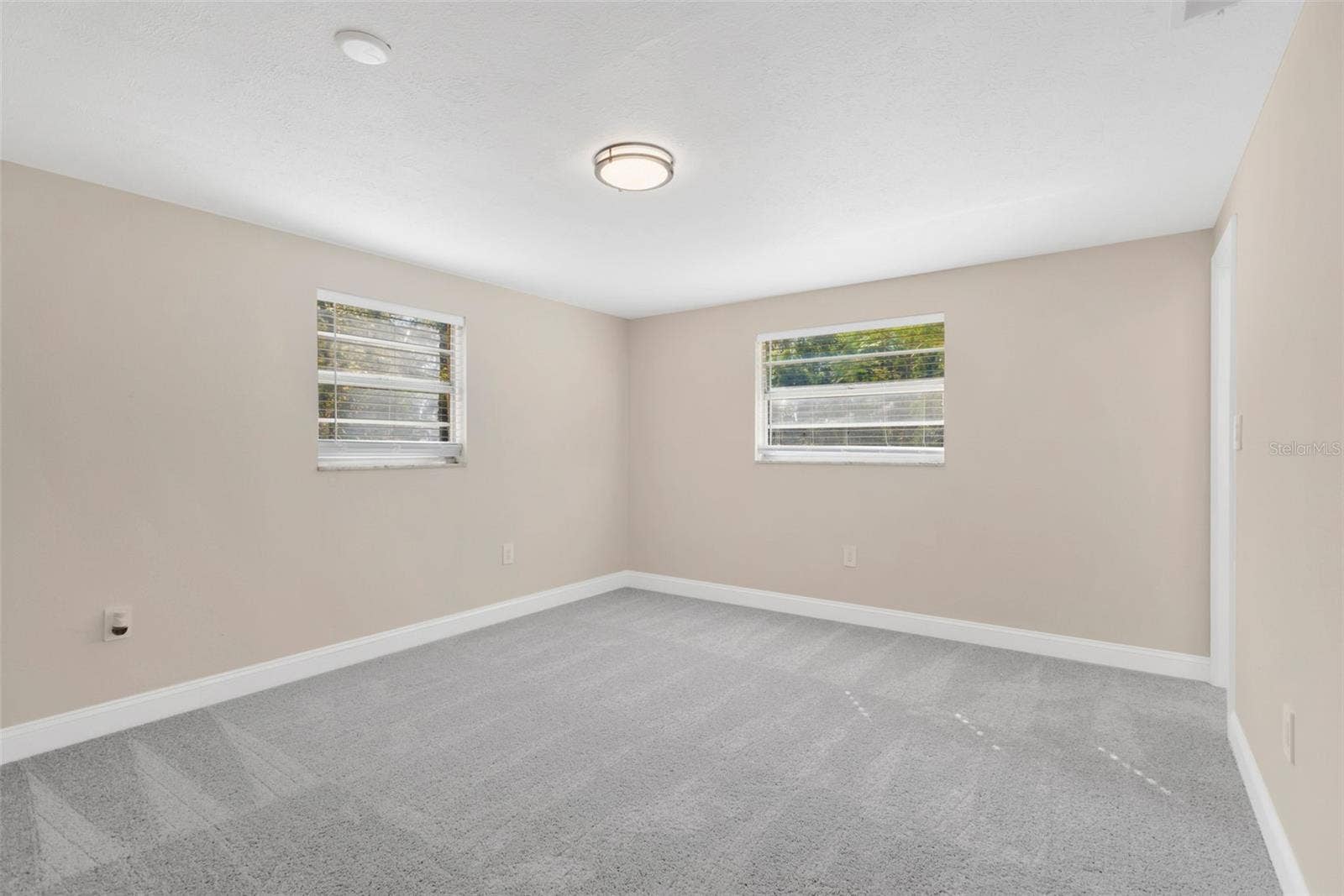 6809 VALRIE LANE, Riverview, FL 33569 6809 VALRIE LANE, Riverview, FL 33569