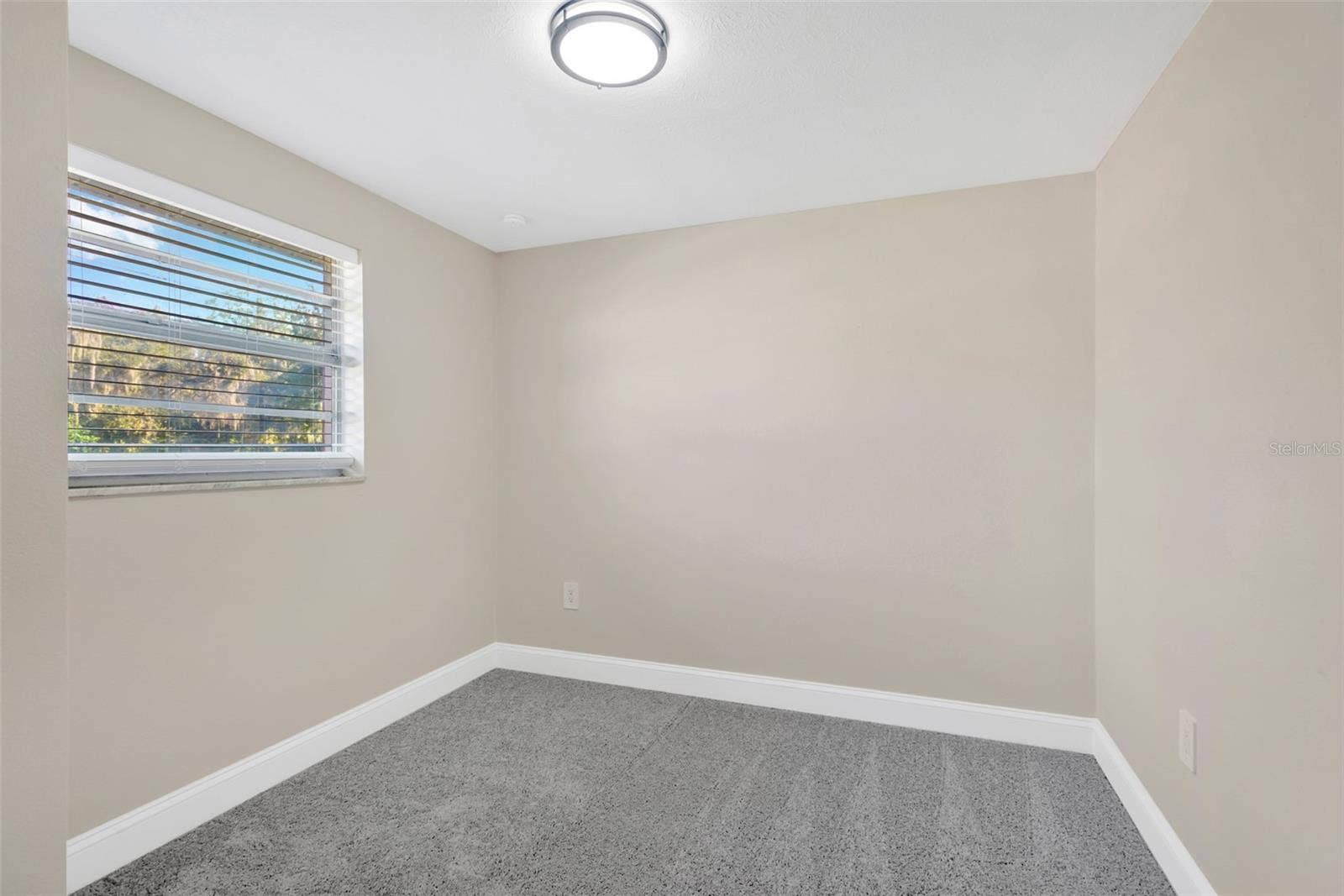 6809 VALRIE LANE, Riverview, FL 33569 6809 VALRIE LANE, Riverview, FL 33569