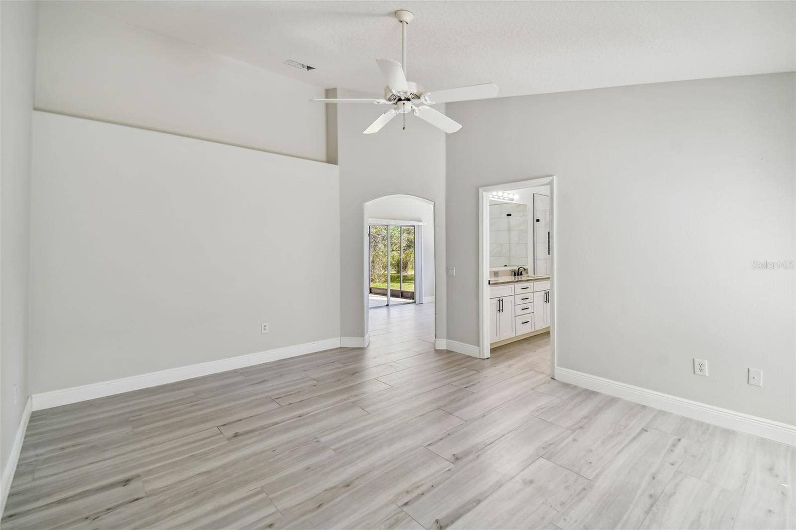 10412 LUCAYA DRIVE, Tampa, FL 33647 10412 LUCAYA DRIVE, Tampa, FL 33647