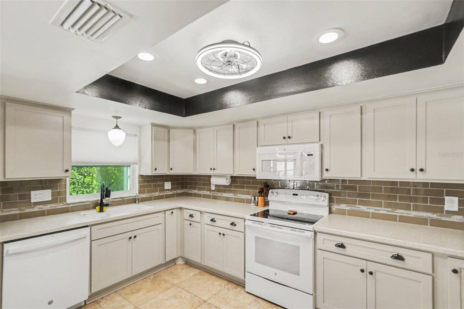 1811 BRETH COURT, Sun City Center, FL 33573