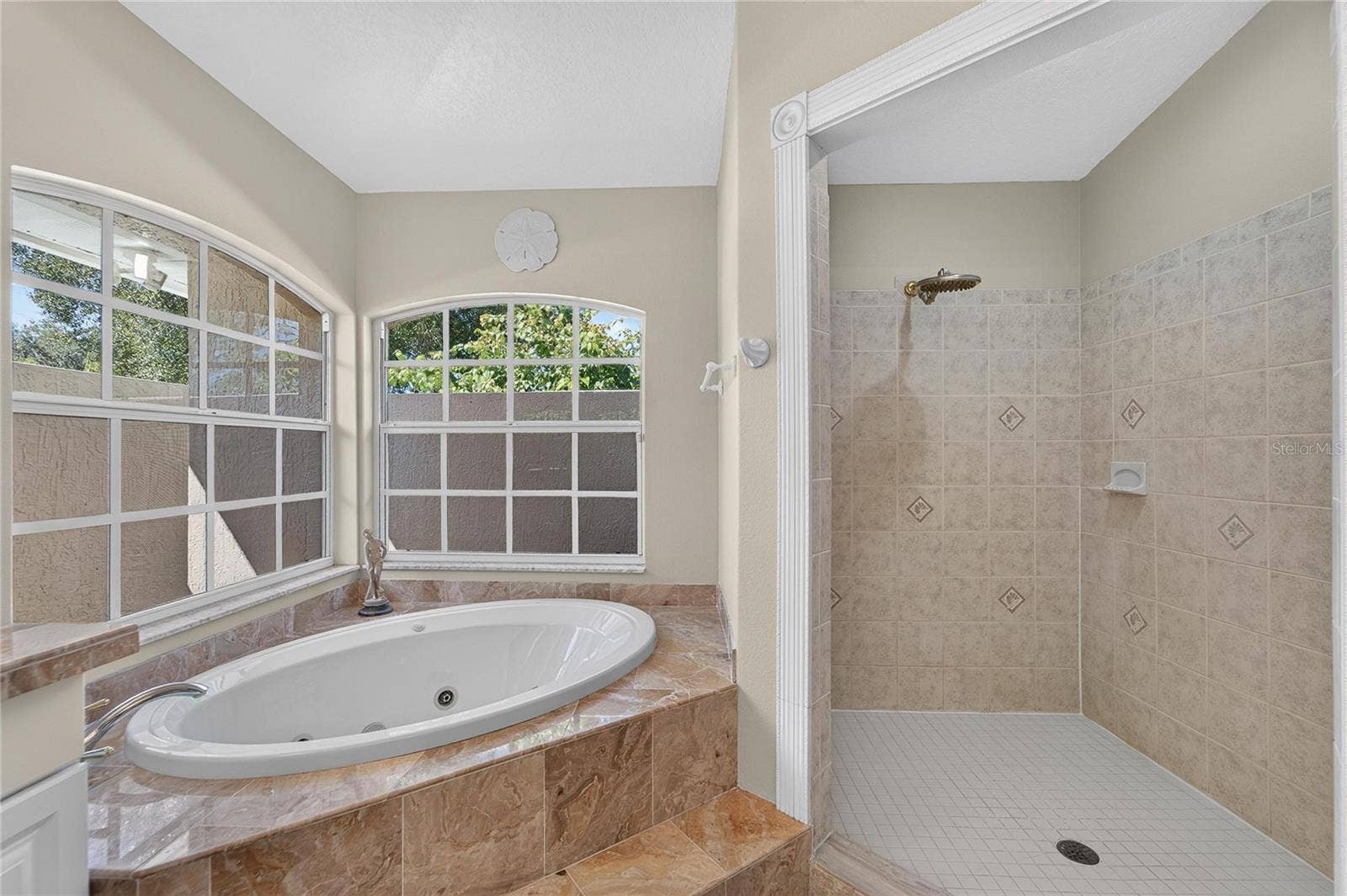28329 LINDENHURST DRIVE, Wesley Chapel, FL 33544 28329 LINDENHURST DRIVE, Wesley Chapel, FL 33544