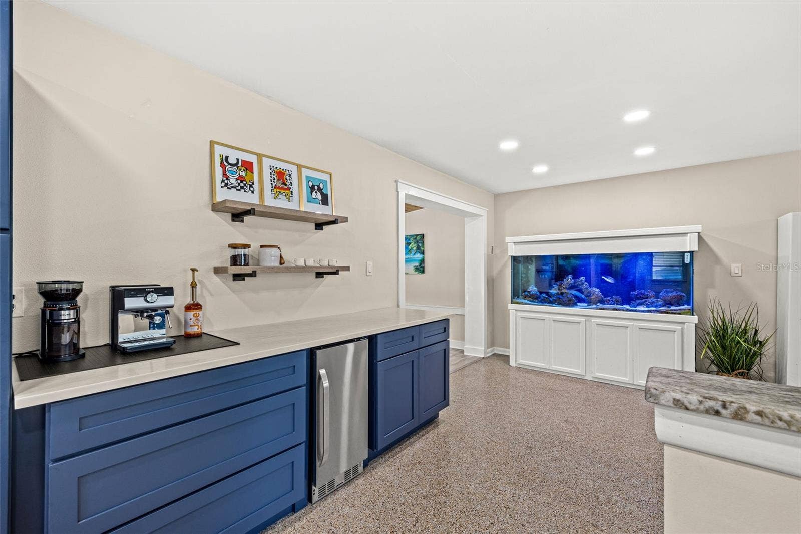 4601 W HAWTHORNE ROAD, Tampa, FL 33611 4601 W HAWTHORNE ROAD, Tampa, FL 33611