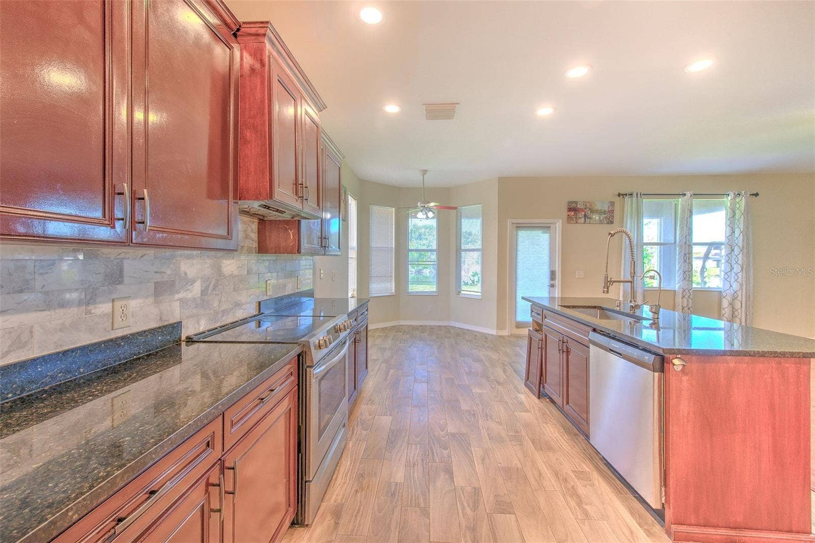 8804 SANDY PLAINS DRIVE, Riverview, FL 33578 8804 SANDY PLAINS DRIVE, Riverview, FL 33578