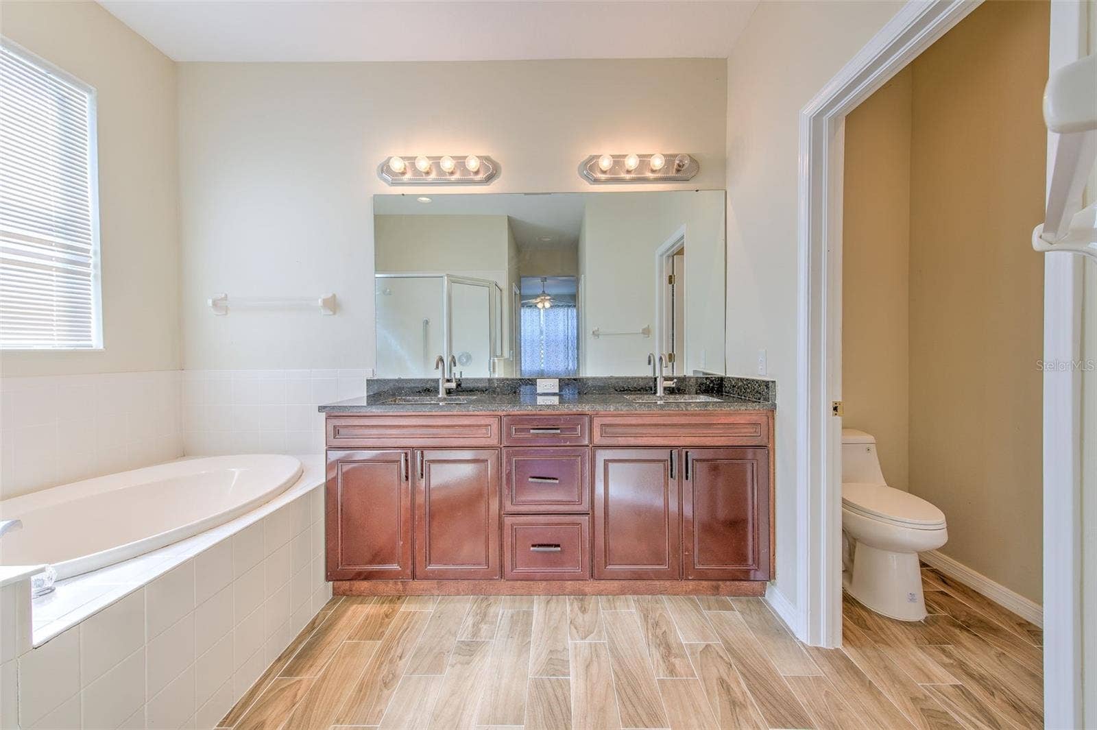 8804 SANDY PLAINS DRIVE, Riverview, FL 33578 8804 SANDY PLAINS DRIVE, Riverview, FL 33578
