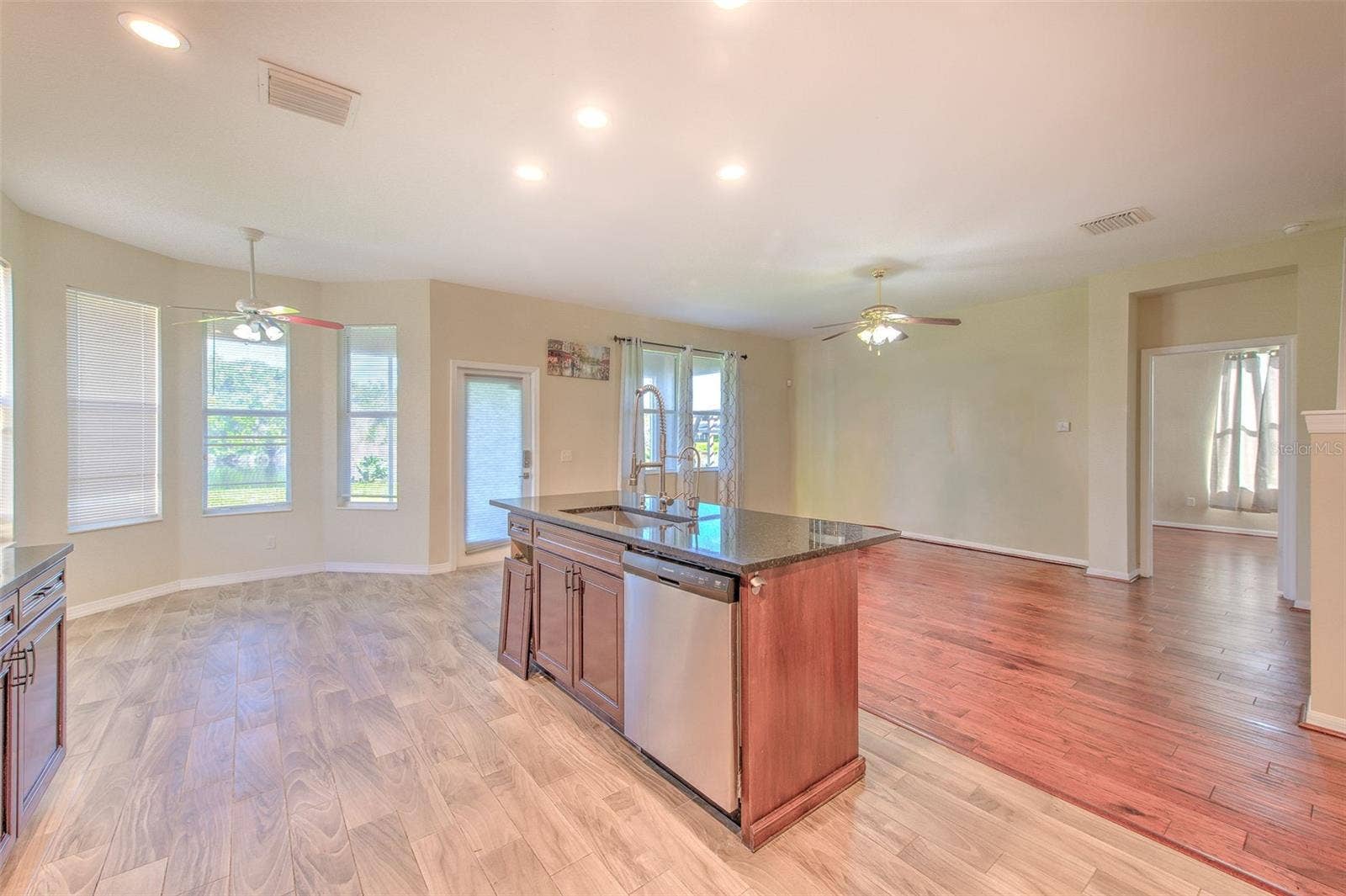 8804 SANDY PLAINS DRIVE, Riverview, FL 33578 8804 SANDY PLAINS DRIVE, Riverview, FL 33578