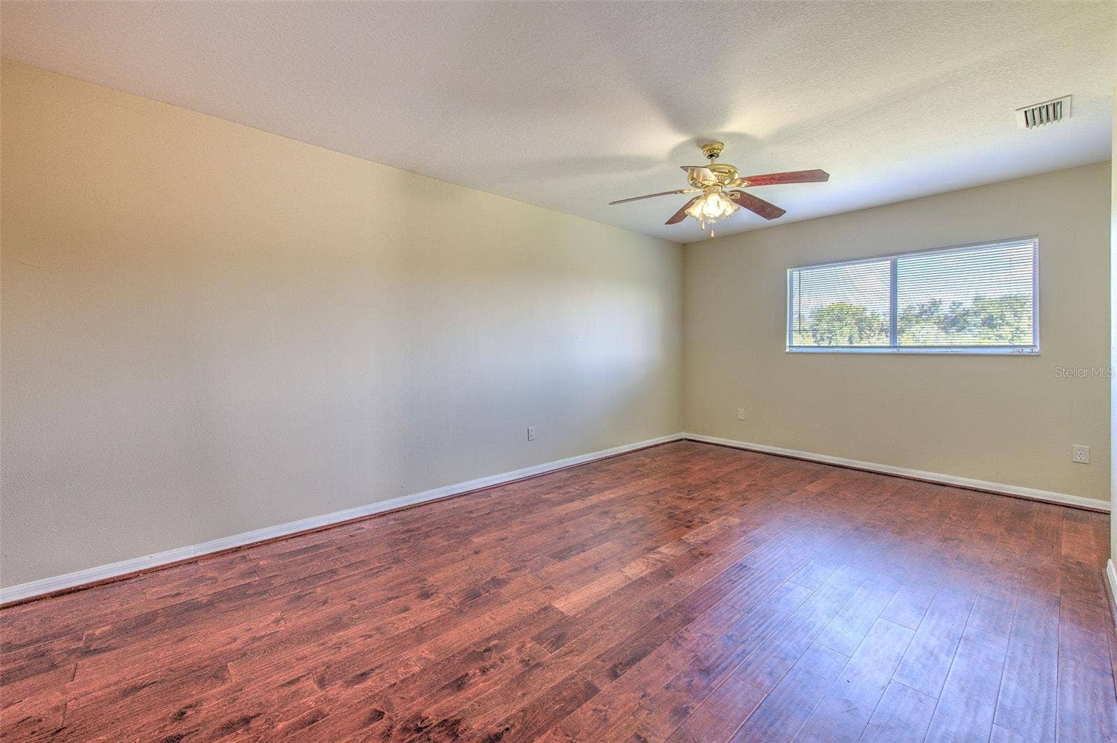 8804 SANDY PLAINS DRIVE, Riverview, FL 33578 8804 SANDY PLAINS DRIVE, Riverview, FL 33578