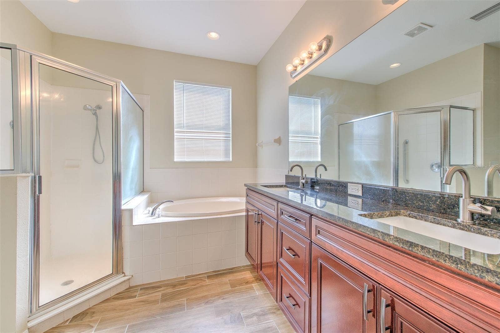 8804 SANDY PLAINS DRIVE, Riverview, FL 33578 8804 SANDY PLAINS DRIVE, Riverview, FL 33578