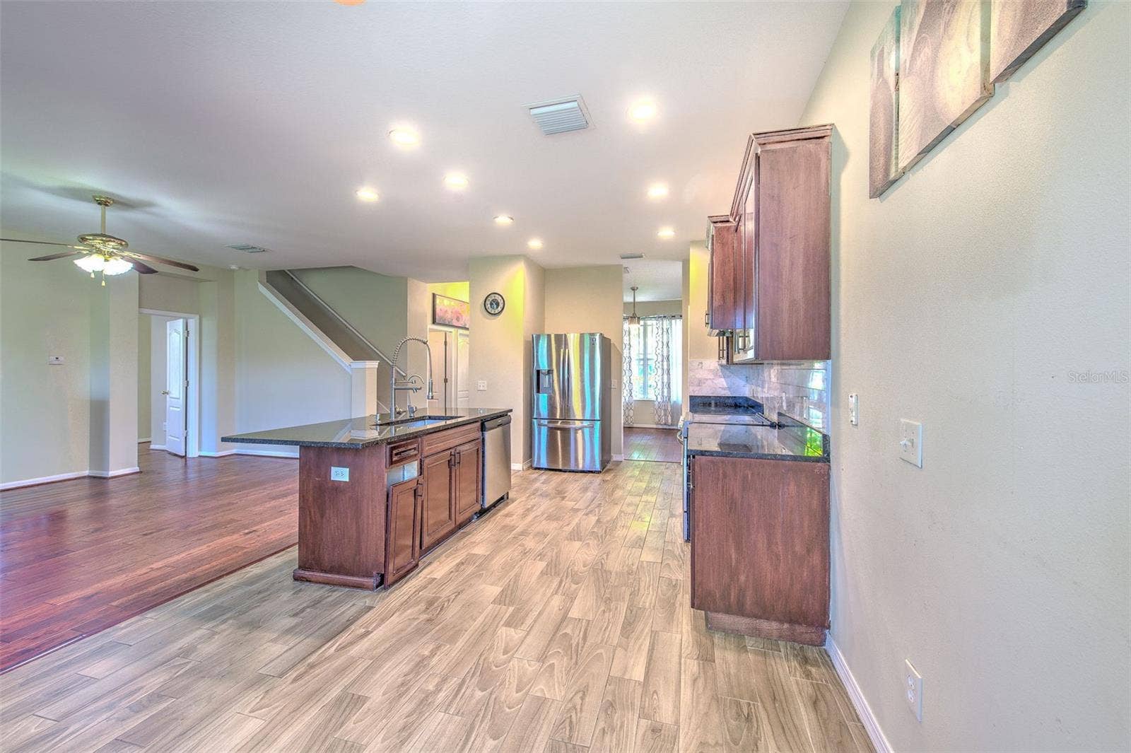8804 SANDY PLAINS DRIVE, Riverview, FL 33578 8804 SANDY PLAINS DRIVE, Riverview, FL 33578