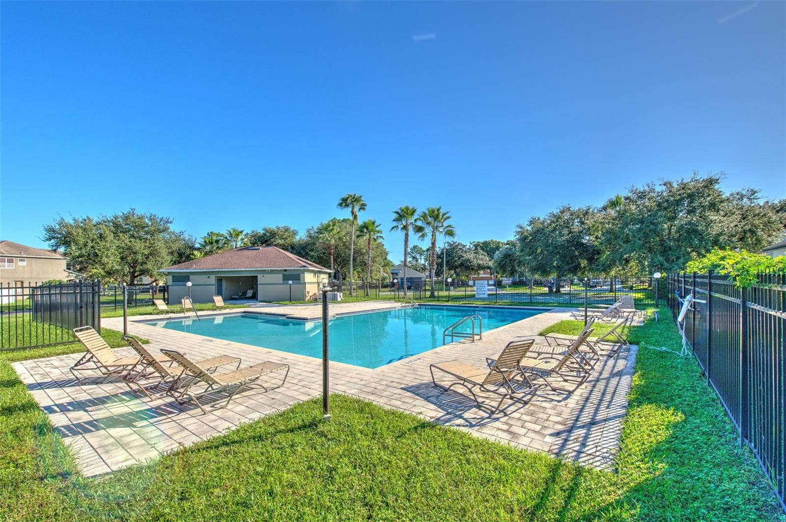 8804 SANDY PLAINS DRIVE, Riverview, FL 33578 8804 SANDY PLAINS DRIVE, Riverview, FL 33578