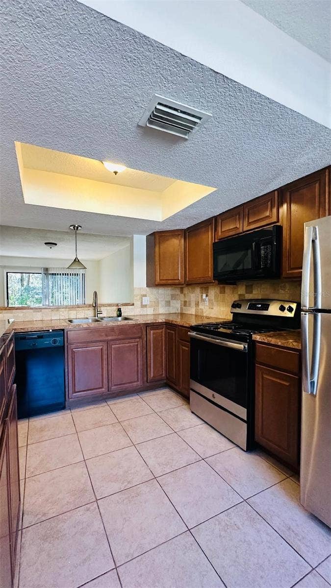 16634 BRIGADOON DRIVE, Tampa, FL 33618 16634 BRIGADOON DRIVE, Tampa, FL 33618