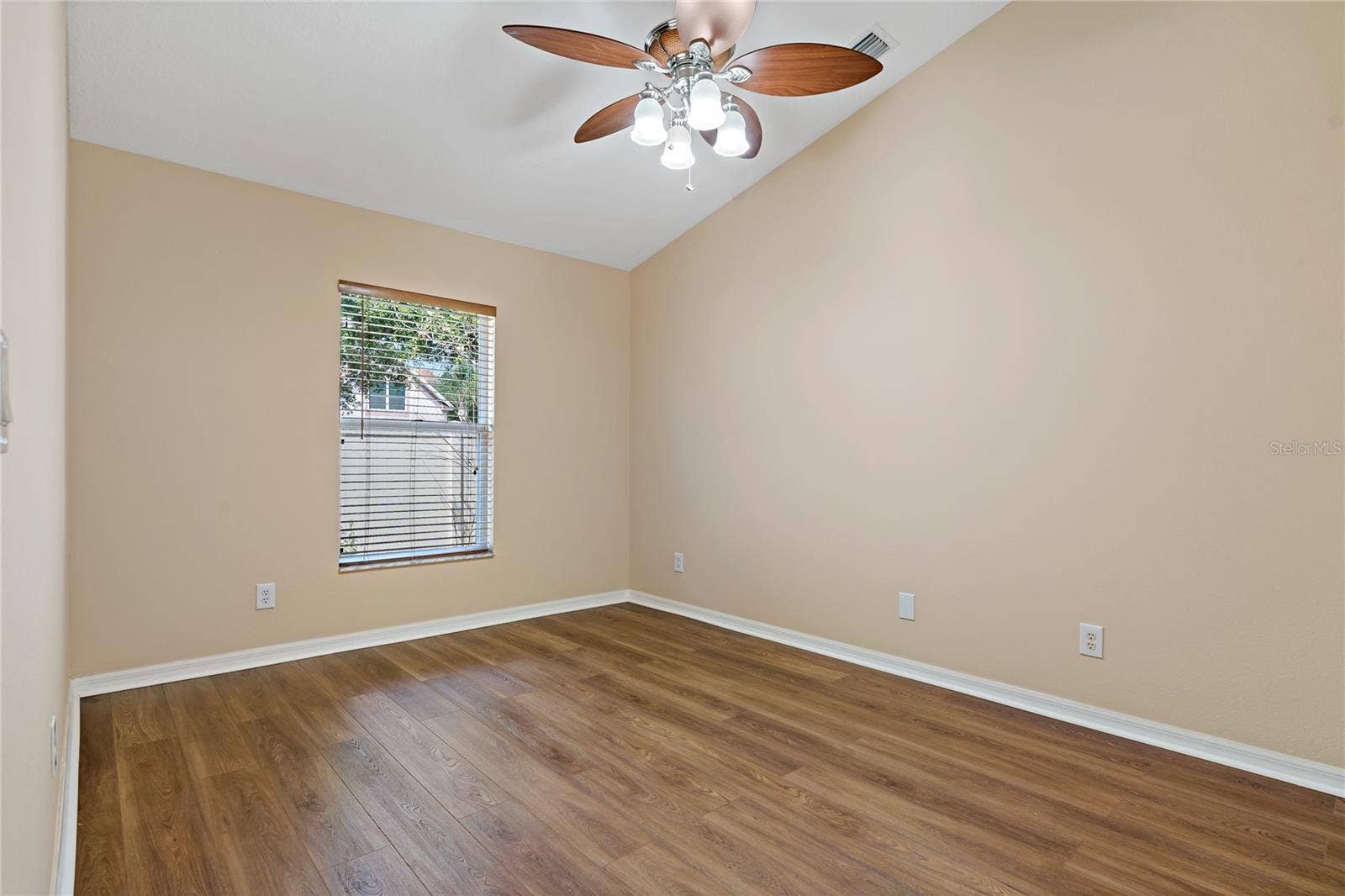 8211 CANYON CREEK WAY, Tampa, FL 33647 8211 CANYON CREEK WAY, Tampa, FL 33647