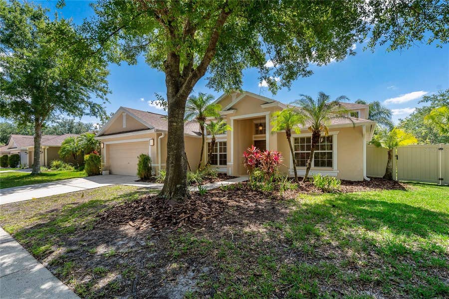 Property photo for 8211 CANYON CREEK WAY, Tampa, FL