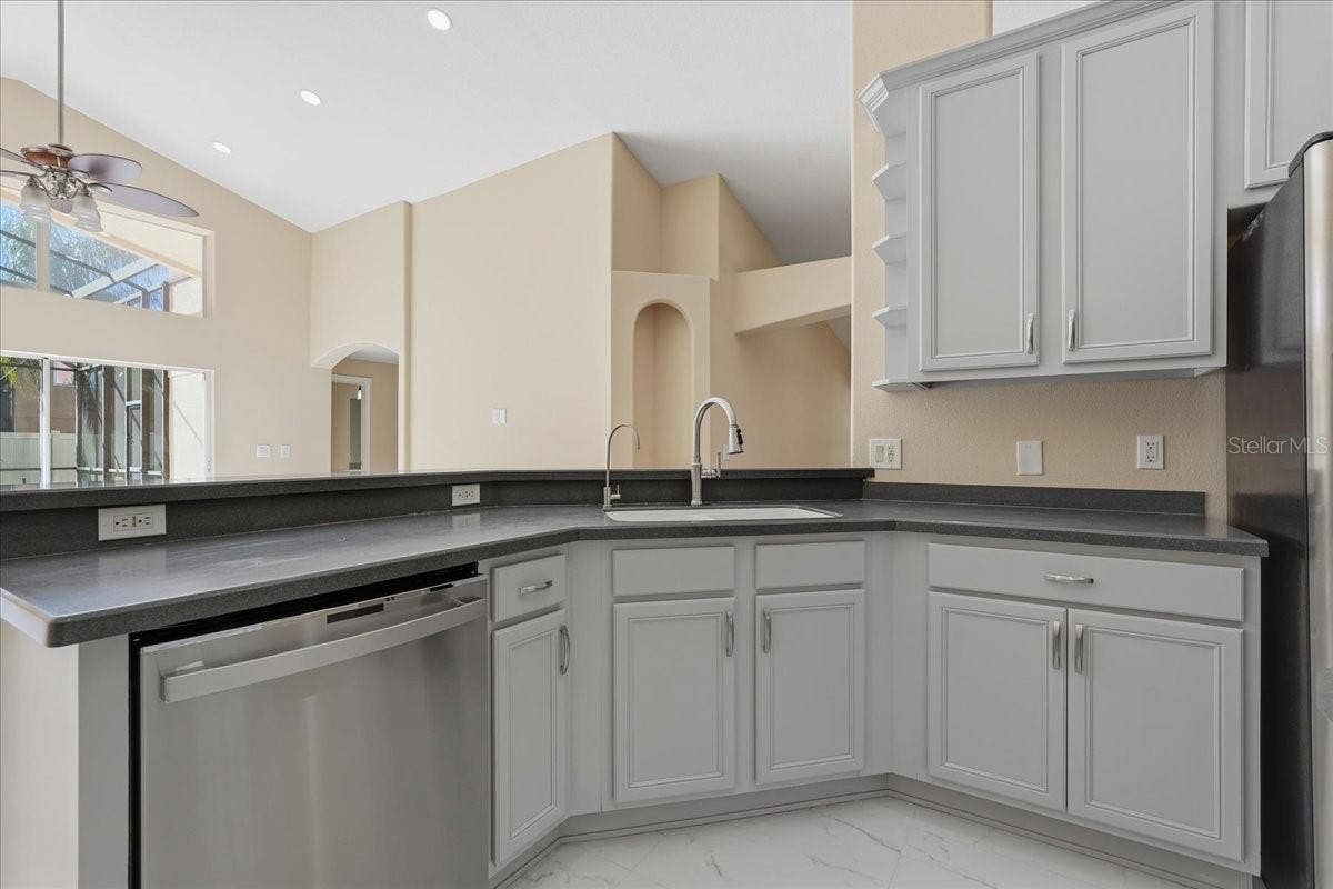 8211 CANYON CREEK WAY, Tampa, FL 33647 8211 CANYON CREEK WAY, Tampa, FL 33647