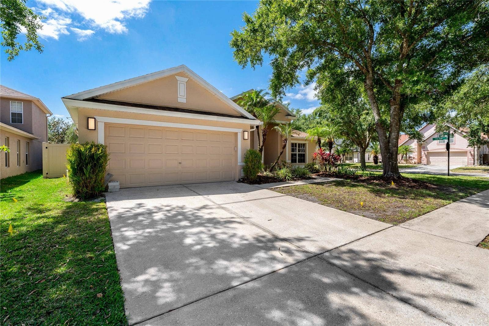 8211 CANYON CREEK WAY, Tampa, FL 33647 8211 CANYON CREEK WAY, Tampa, FL 33647