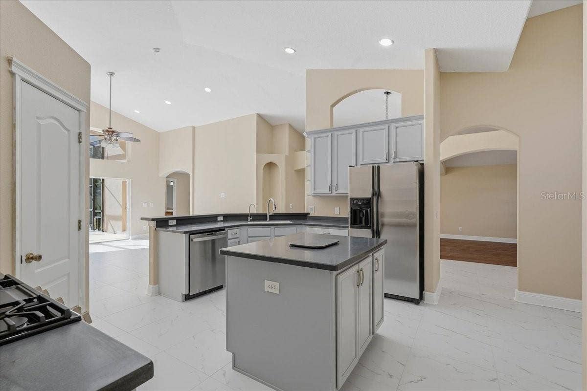 8211 CANYON CREEK WAY, Tampa, FL 33647 8211 CANYON CREEK WAY, Tampa, FL 33647
