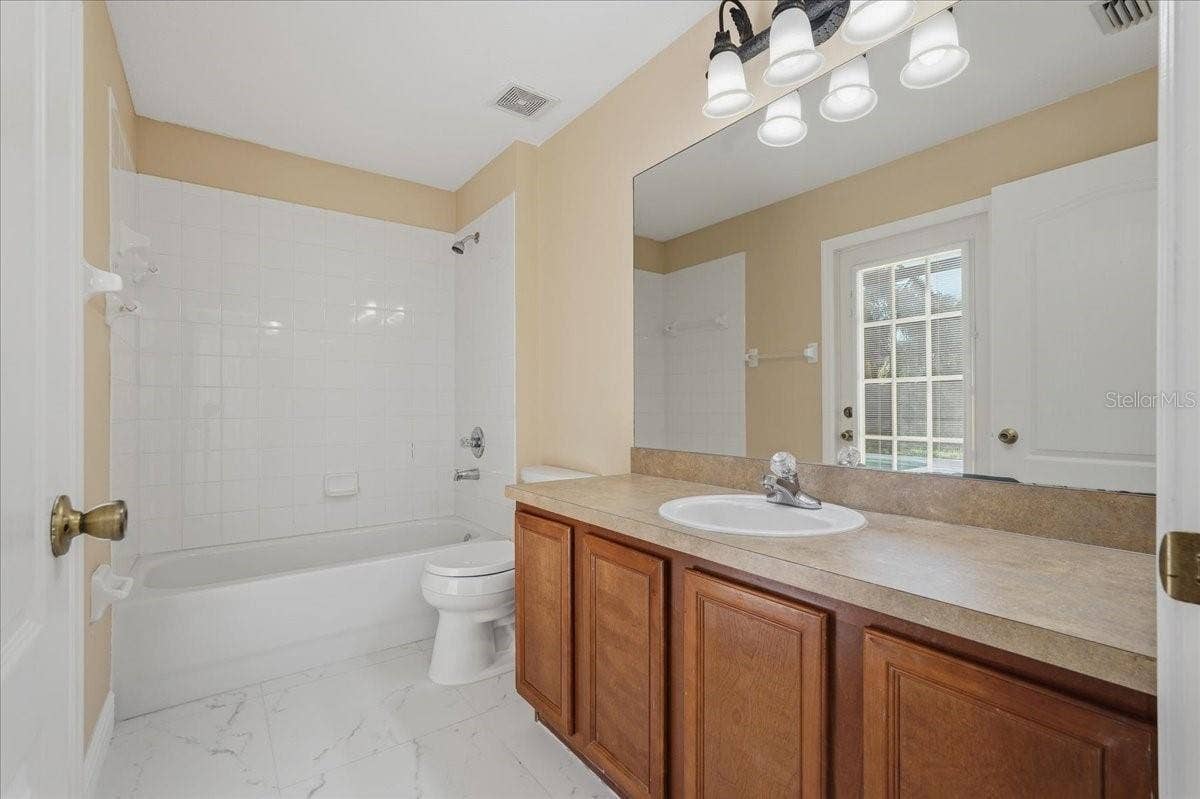 8211 CANYON CREEK WAY, Tampa, FL 33647 8211 CANYON CREEK WAY, Tampa, FL 33647