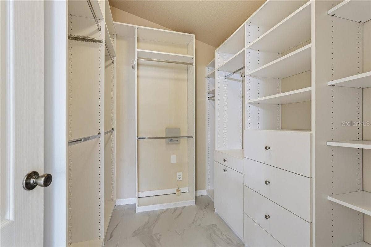 8211 CANYON CREEK WAY, Tampa, FL 33647 8211 CANYON CREEK WAY, Tampa, FL 33647