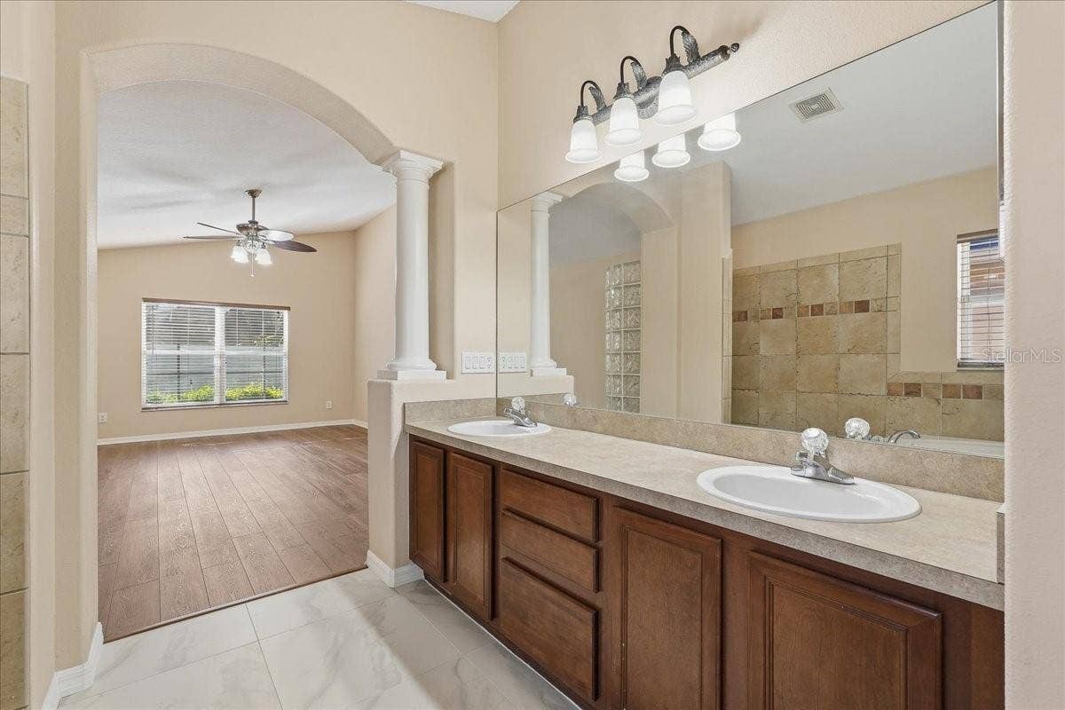 8211 CANYON CREEK WAY, Tampa, FL 33647 8211 CANYON CREEK WAY, Tampa, FL 33647