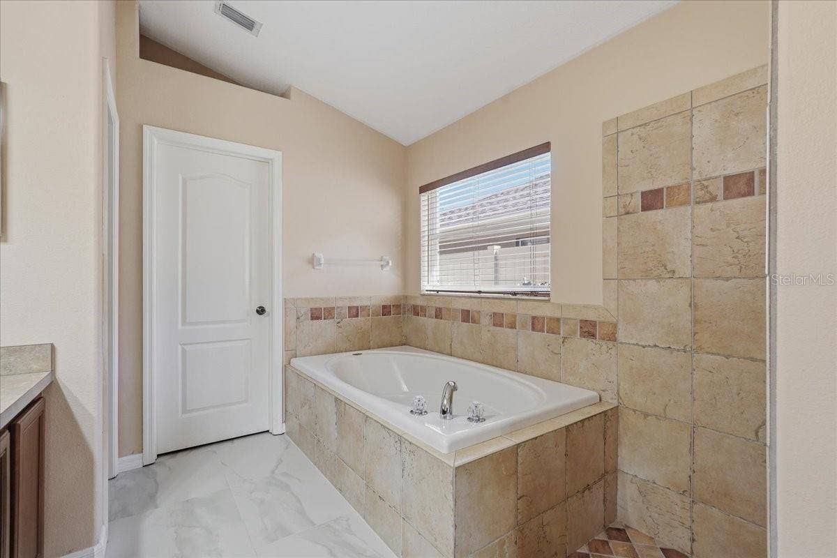 8211 CANYON CREEK WAY, Tampa, FL 33647 8211 CANYON CREEK WAY, Tampa, FL 33647
