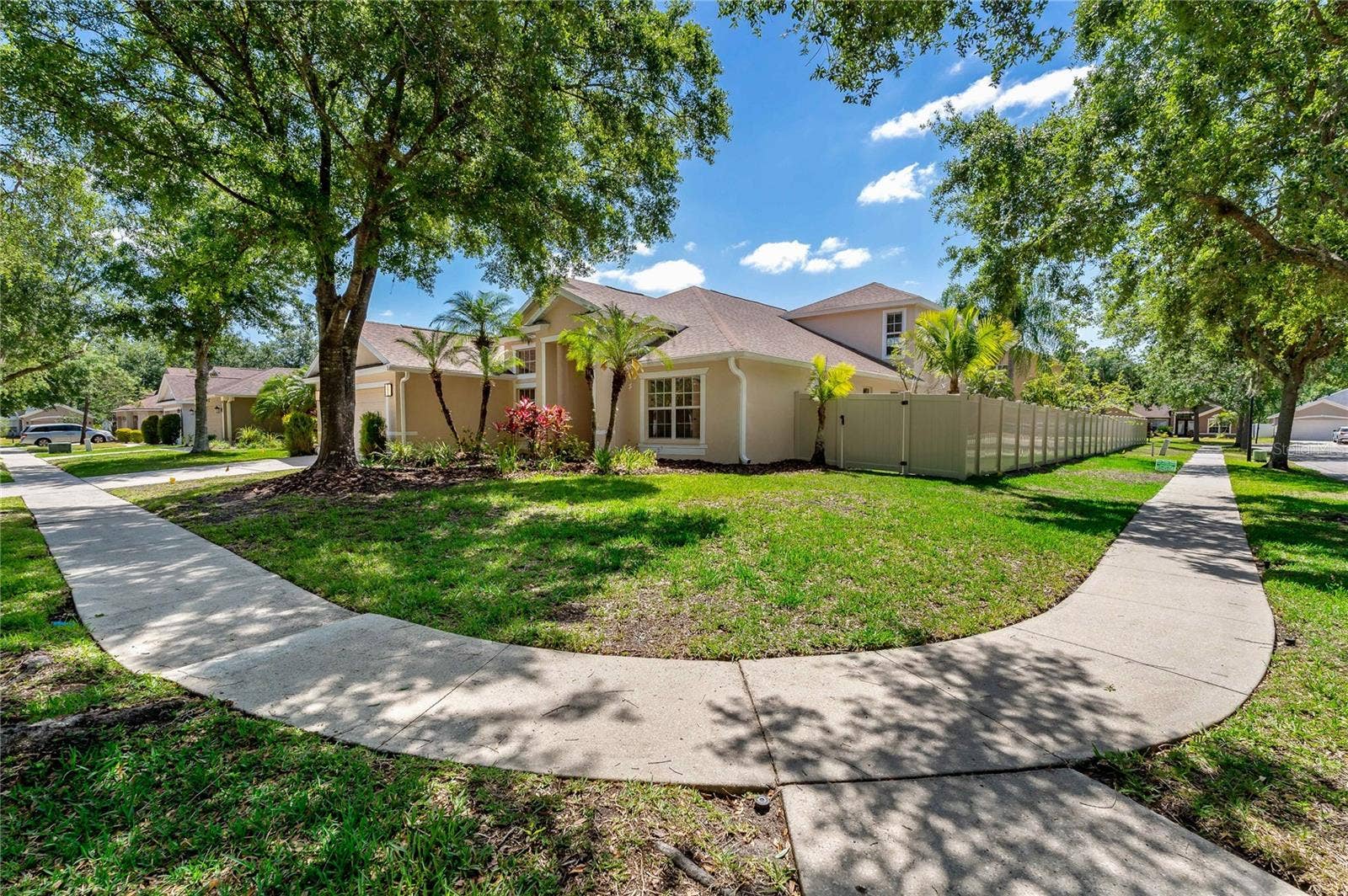 8211 CANYON CREEK WAY, Tampa, FL 33647 8211 CANYON CREEK WAY, Tampa, FL 33647