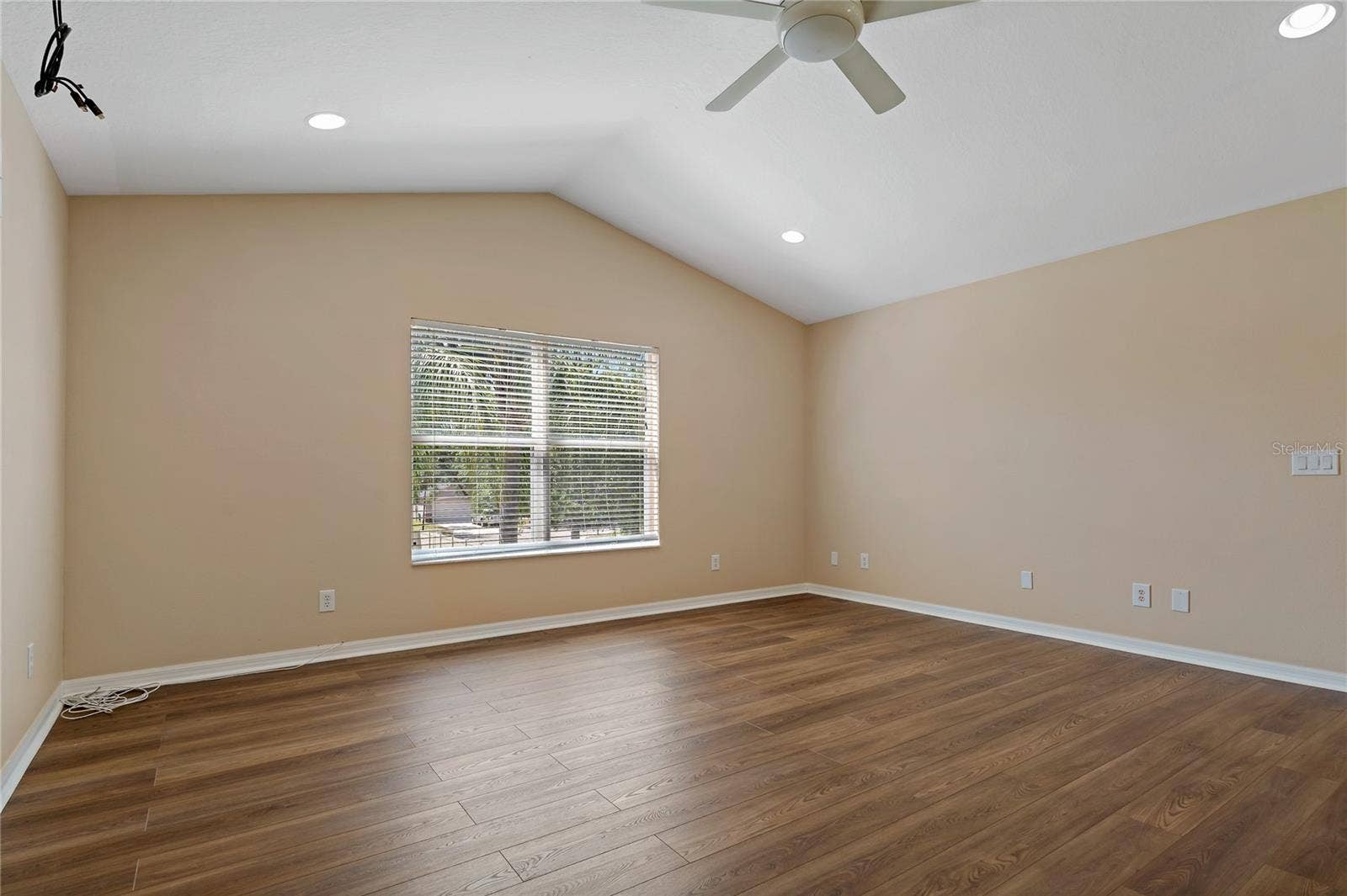 8211 CANYON CREEK WAY, Tampa, FL 33647 8211 CANYON CREEK WAY, Tampa, FL 33647
