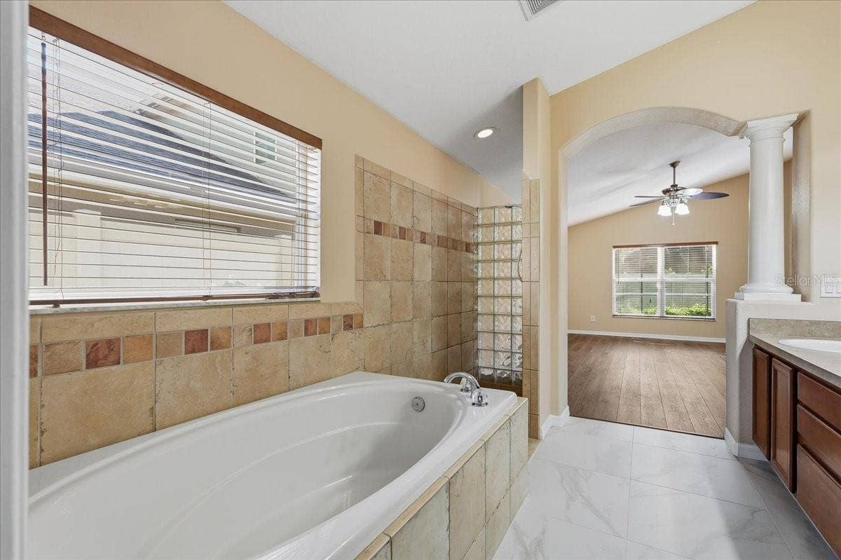 8211 CANYON CREEK WAY, Tampa, FL 33647 8211 CANYON CREEK WAY, Tampa, FL 33647