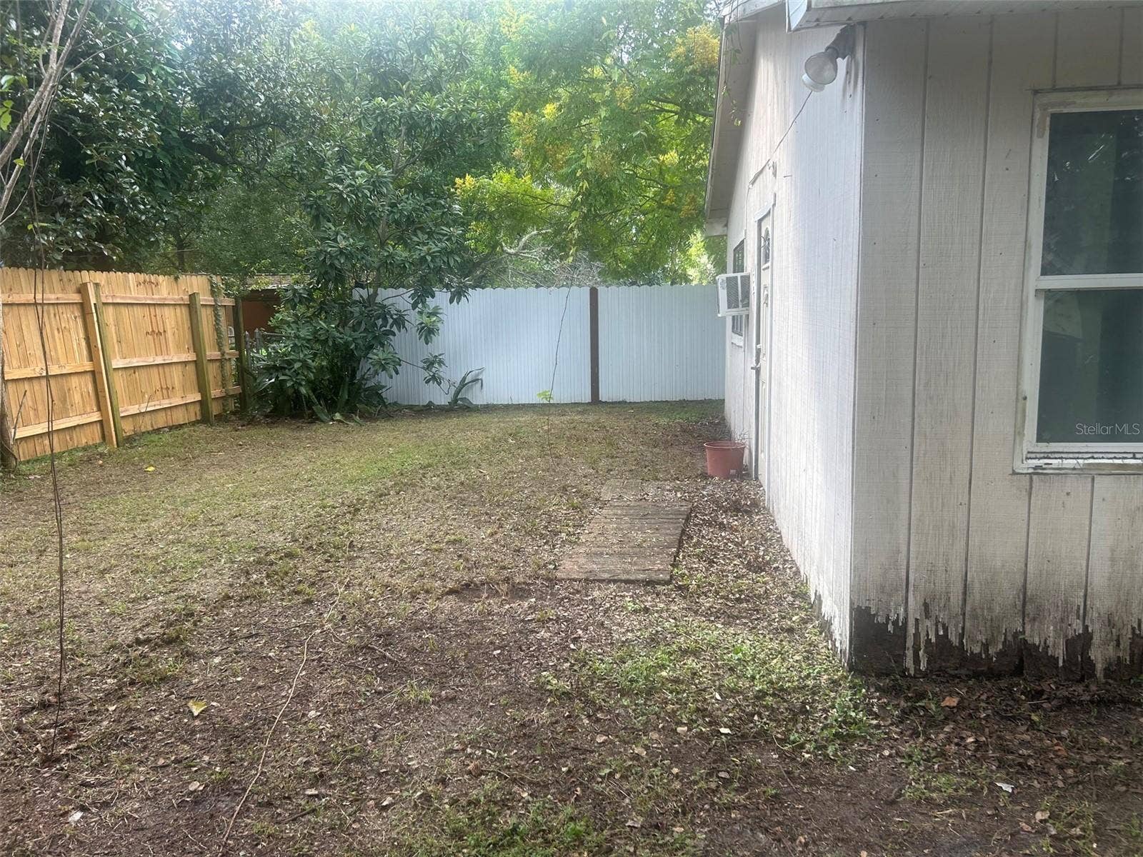 1713 NE LAMBRIGHT STREET, Tampa, FL 33610 ADU entrance