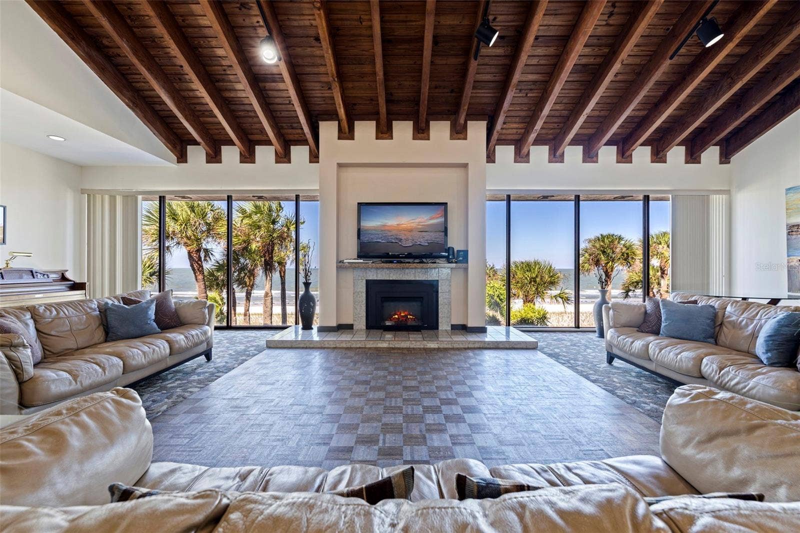 1600 GULF BOULEVARD, #1112, Clearwater, FL 33767 1600 GULF BOULEVARD, #1112, Clearwater, FL 33767
