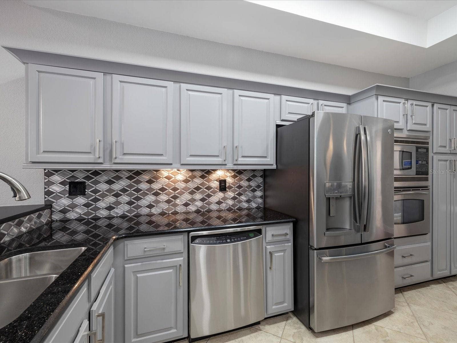10 WINDRUSH COURT, Oldsmar, FL 34677
