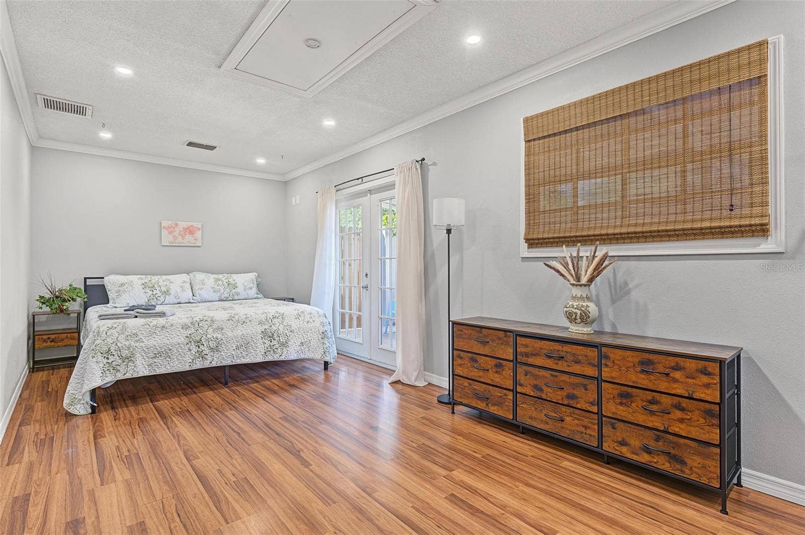 4317 S HALE AVENUE, Tampa, FL 33611 4317 S HALE AVENUE, Tampa, FL 33611