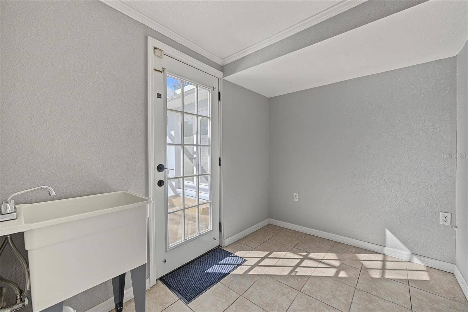 4317 S HALE AVENUE, Tampa, FL 33611 4317 S HALE AVENUE, Tampa, FL 33611
