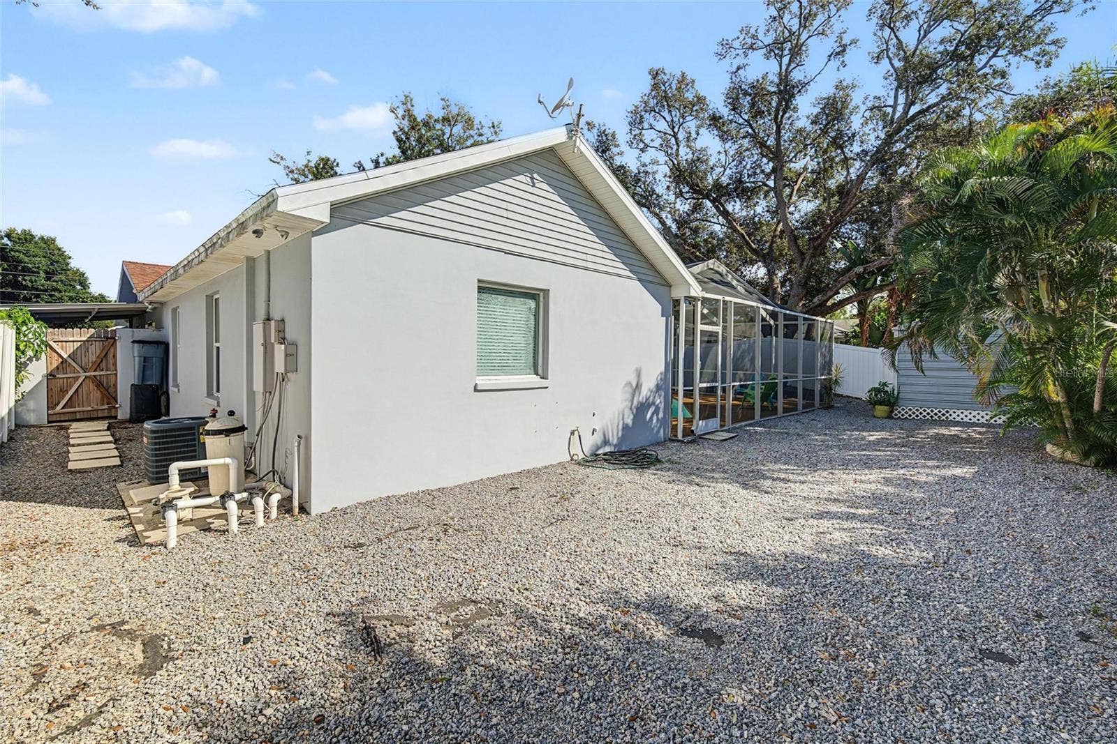 4317 S HALE AVENUE, Tampa, FL 33611 4317 S HALE AVENUE, Tampa, FL 33611
