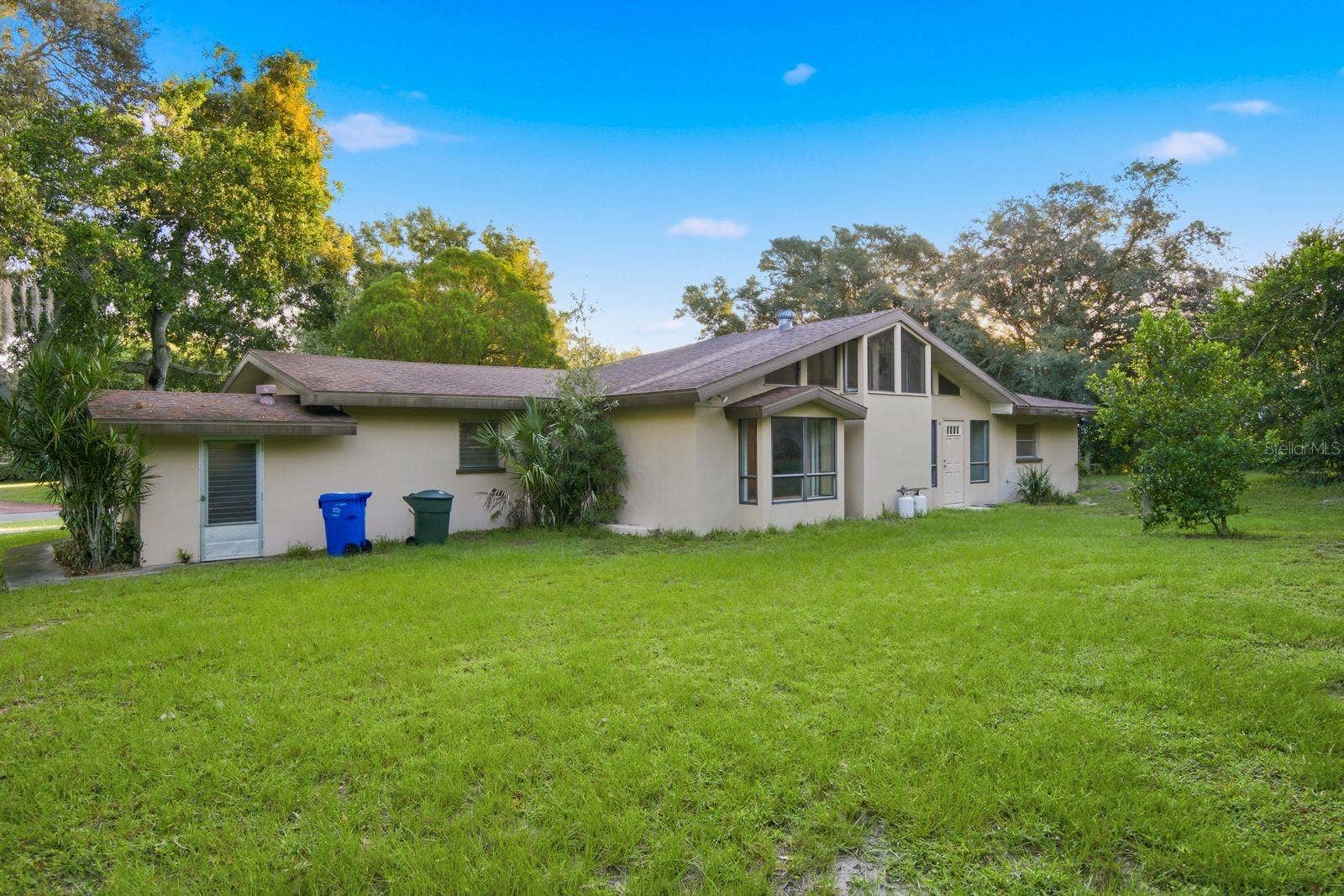 10 BIRDIE LANE, Palm Harbor, FL 34683 10 BIRDIE LANE, Palm Harbor, FL 34683