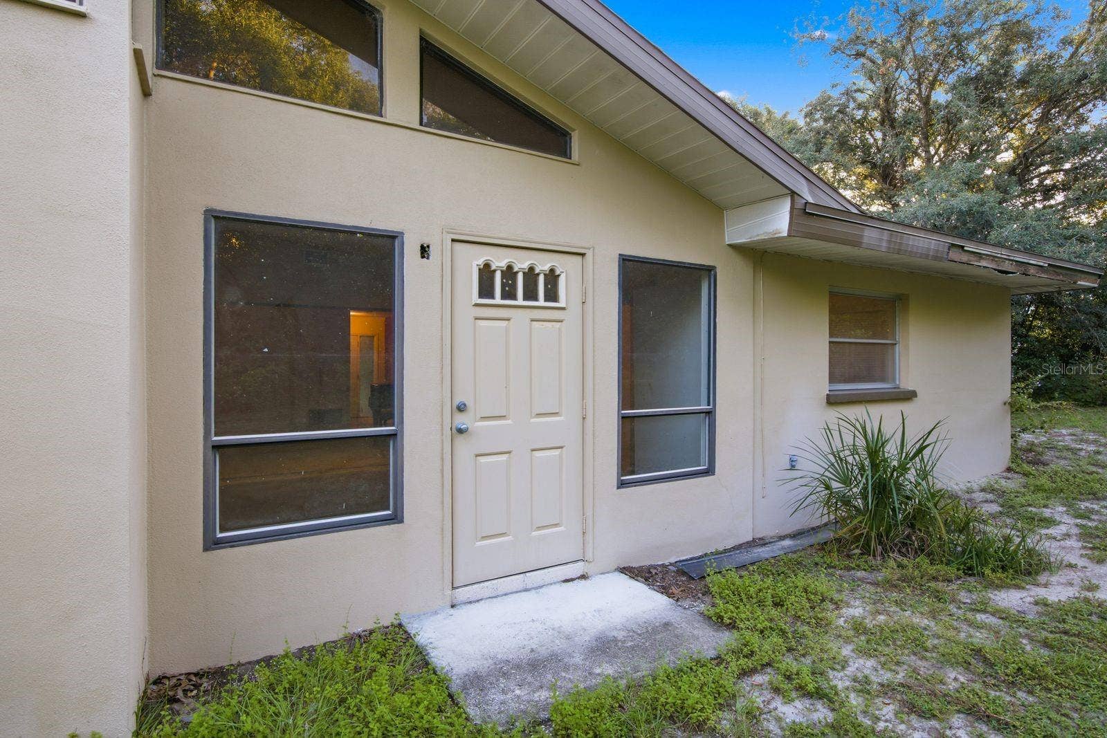 10 BIRDIE LANE, Palm Harbor, FL 34683 10 BIRDIE LANE, Palm Harbor, FL 34683