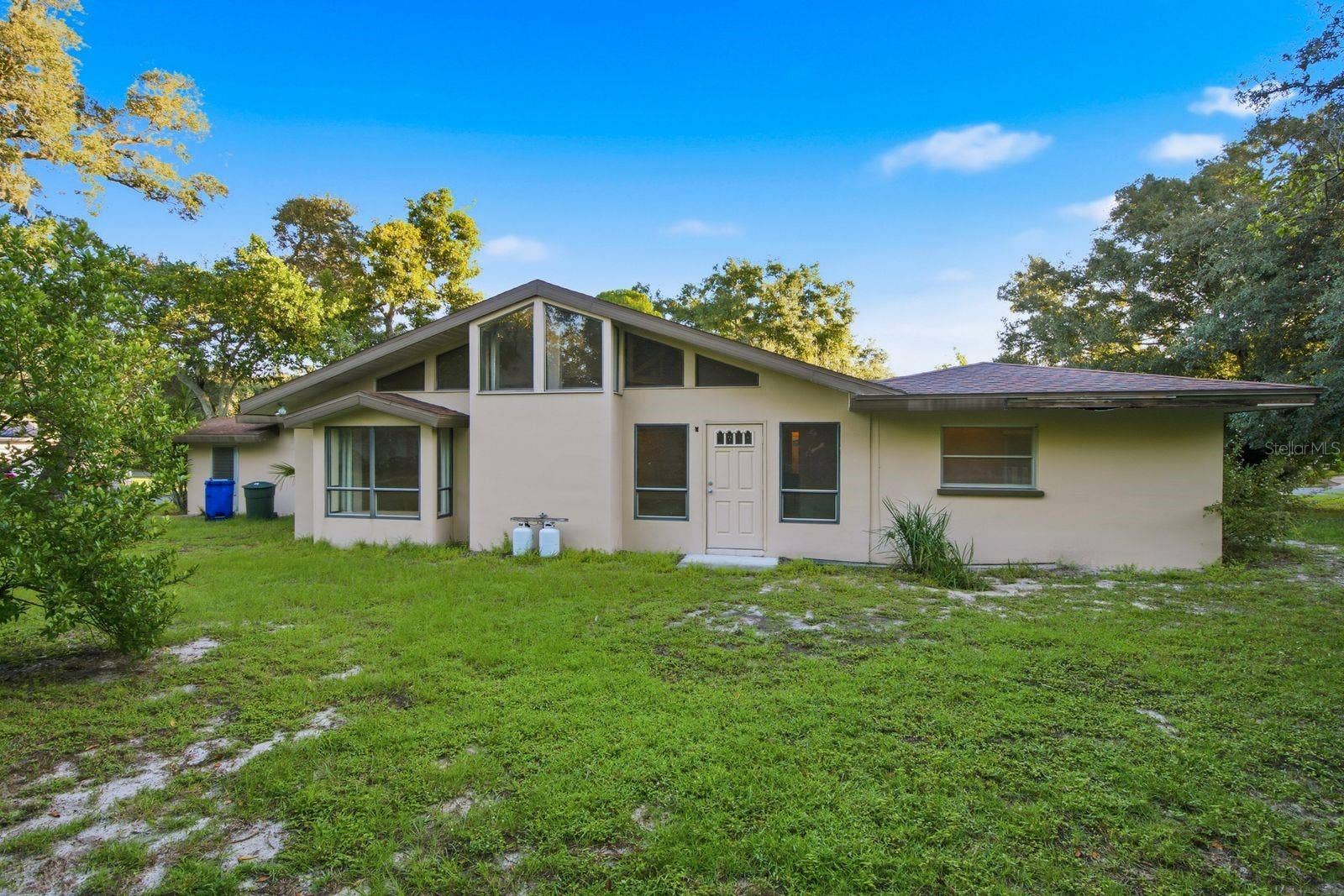 10 BIRDIE LANE, Palm Harbor, FL 34683 10 BIRDIE LANE, Palm Harbor, FL 34683