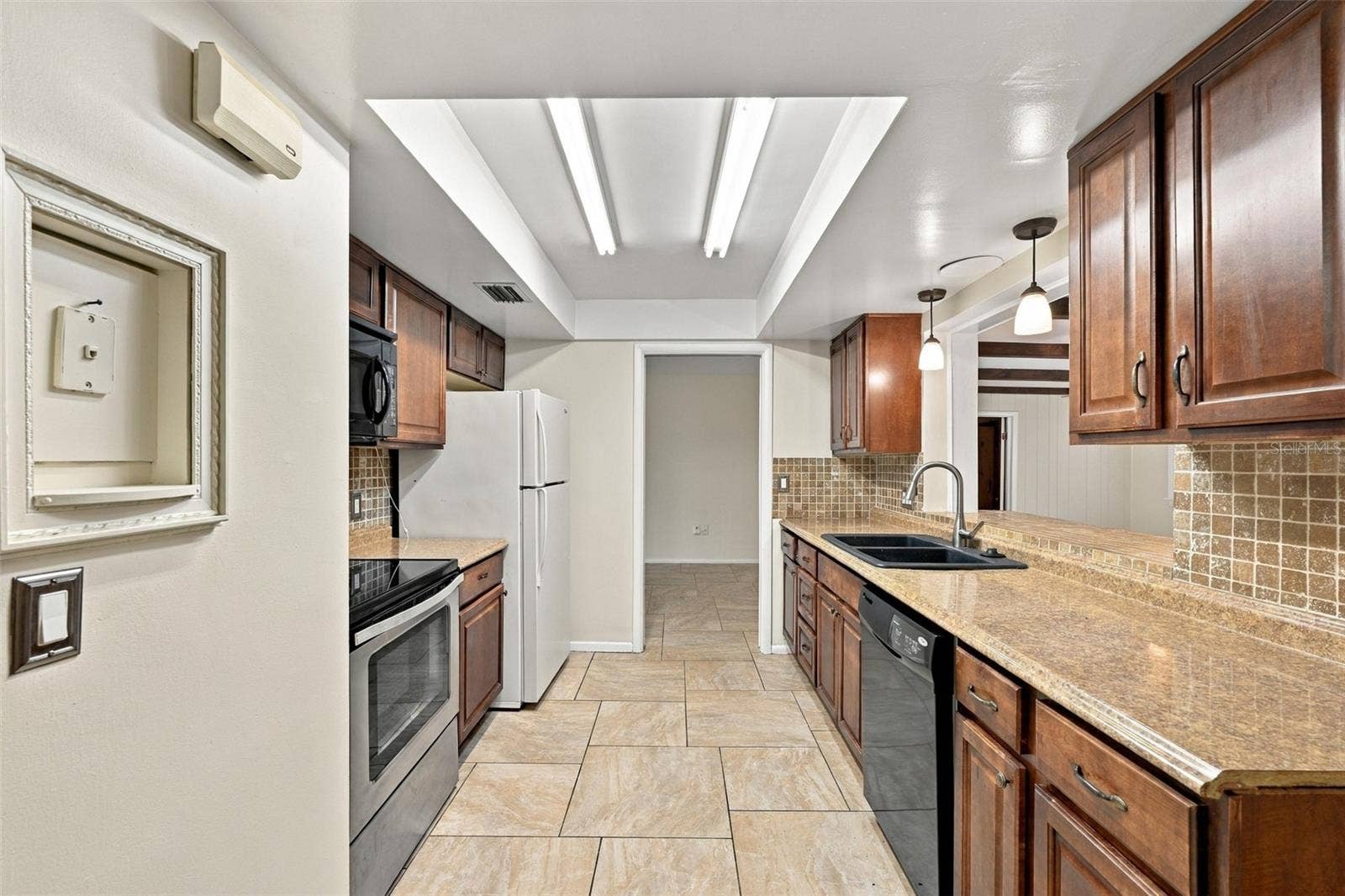 2368 SARAZEN DRIVE, Dunedin, FL 34698 2368 SARAZEN DRIVE, Dunedin, FL 34698