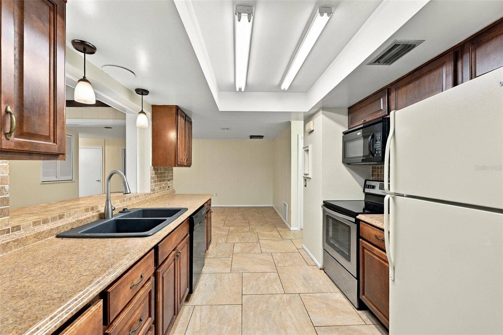 2368 SARAZEN DRIVE, Dunedin, FL 34698 2368 SARAZEN DRIVE, Dunedin, FL 34698