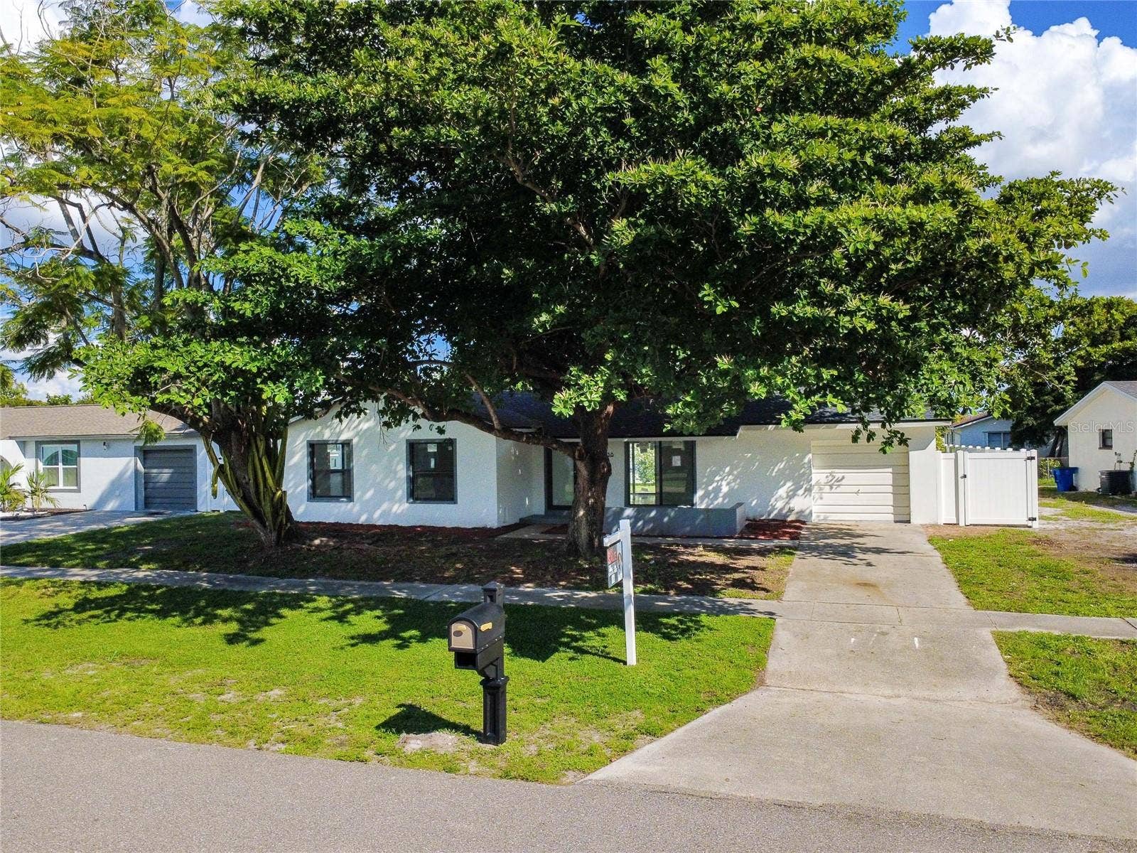 1038 RIDGEWAY DRIVE, North Fort Myers, FL 33903 1038 RIDGEWAY DRIVE, North Fort Myers, FL 33903