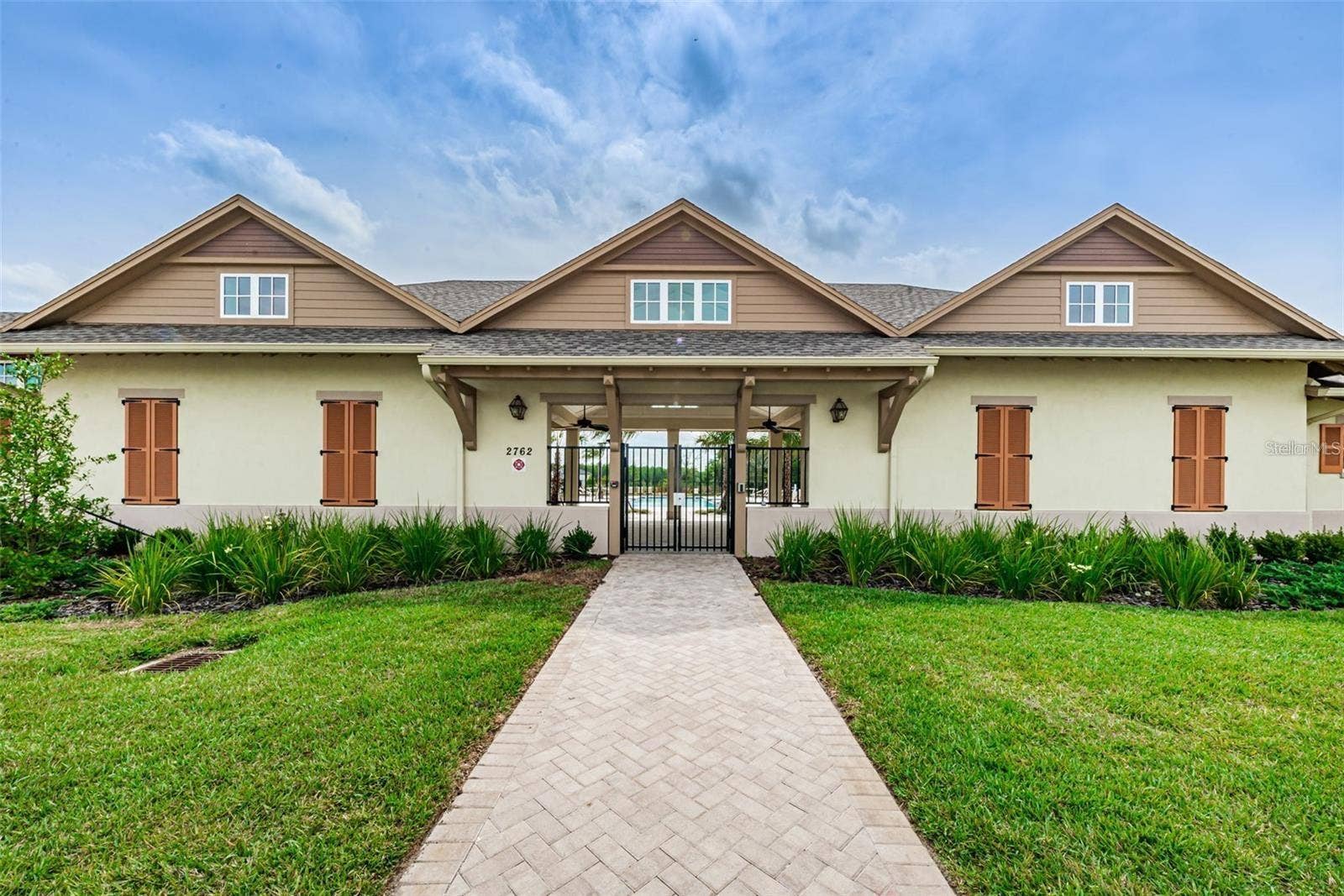 8327 CRESCENT OAKS DRIVE, New Port Richey, FL 34655 8327 CRESCENT OAKS DRIVE, New Port Richey, FL 34655