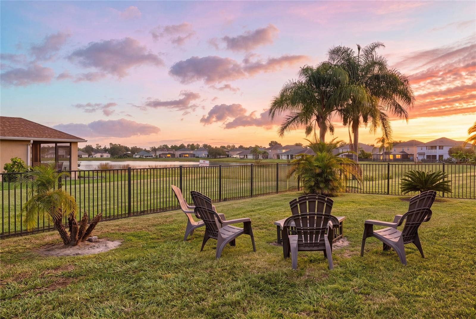Enjoy sunrises and sunsets with unobstructed views!