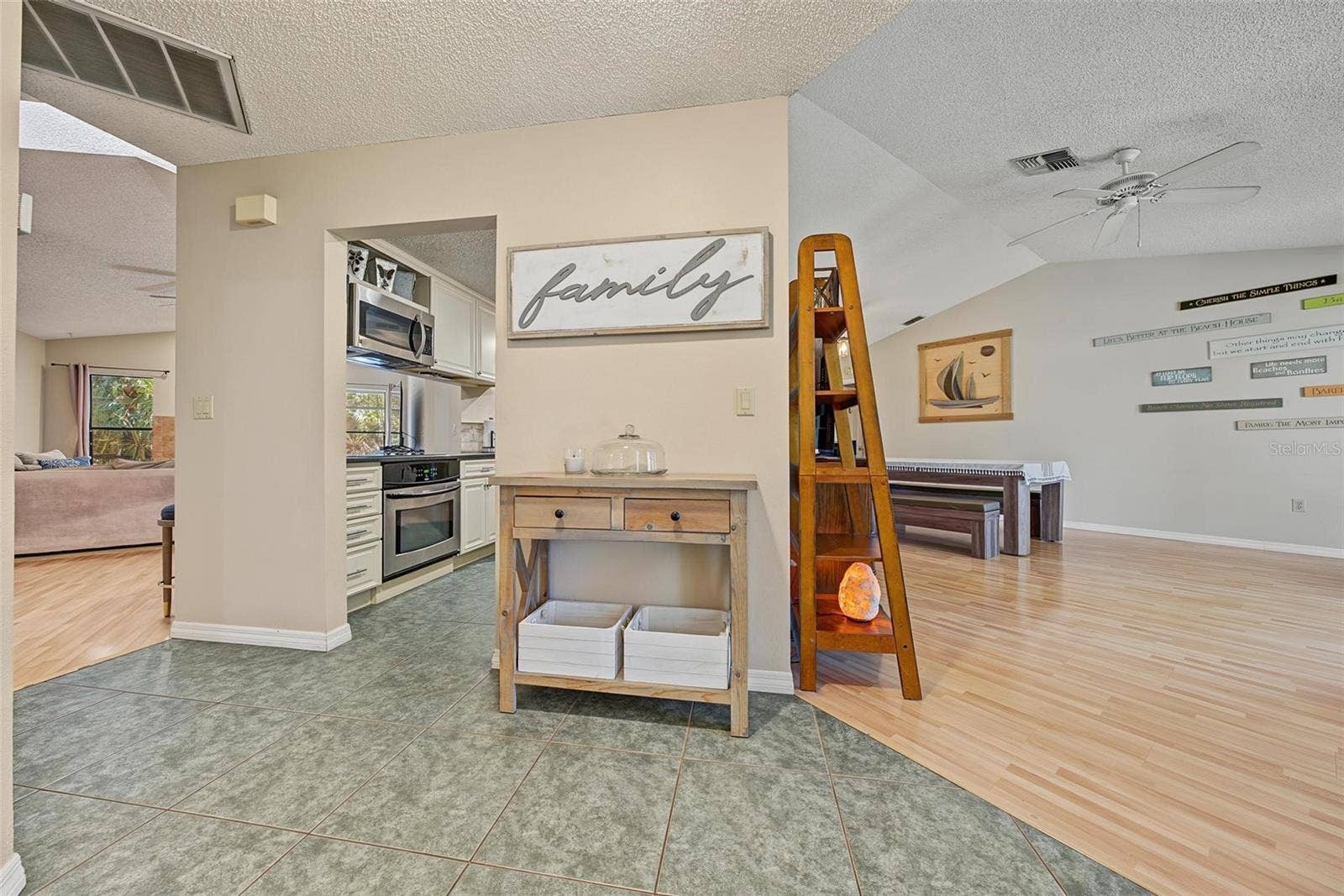 3024 PINEVIEW DRIVE, Holiday, FL 34691 3024 PINEVIEW DRIVE, Holiday, FL 34691
