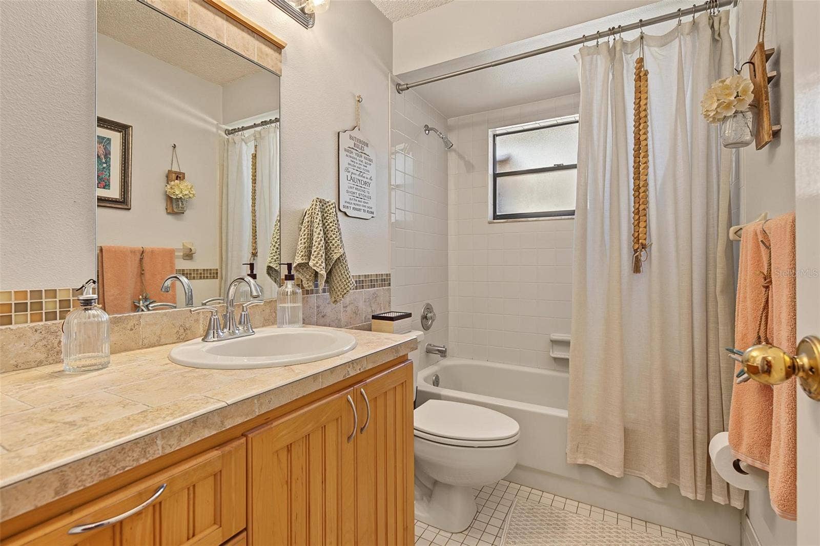 3024 PINEVIEW DRIVE, Holiday, FL 34691 3024 PINEVIEW DRIVE, Holiday, FL 34691