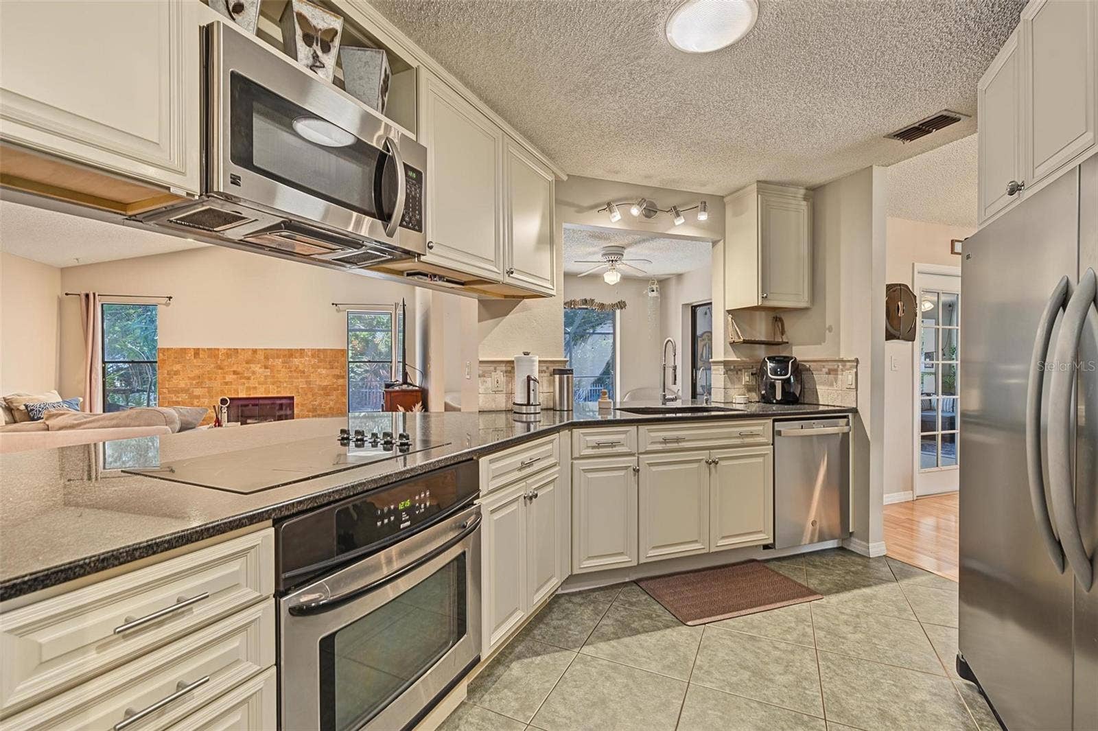 3024 PINEVIEW DRIVE, Holiday, FL 34691 3024 PINEVIEW DRIVE, Holiday, FL 34691