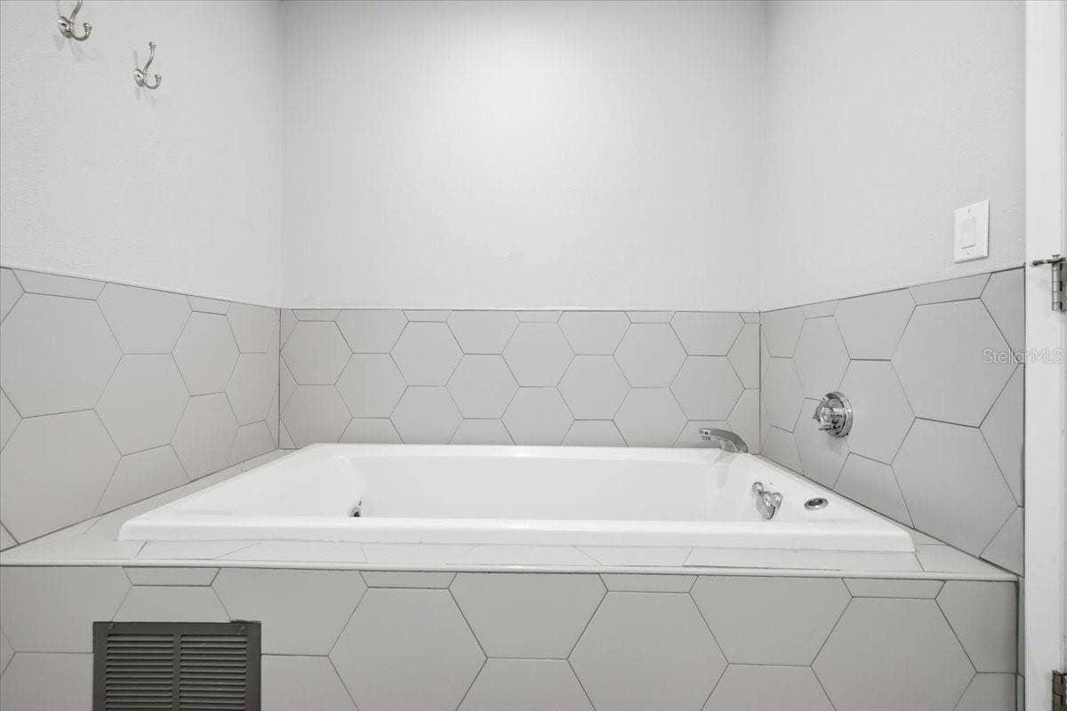 11399 119TH TERRACE, Seminole, FL 33778 11399 119TH TERRACE, Seminole, FL 33778